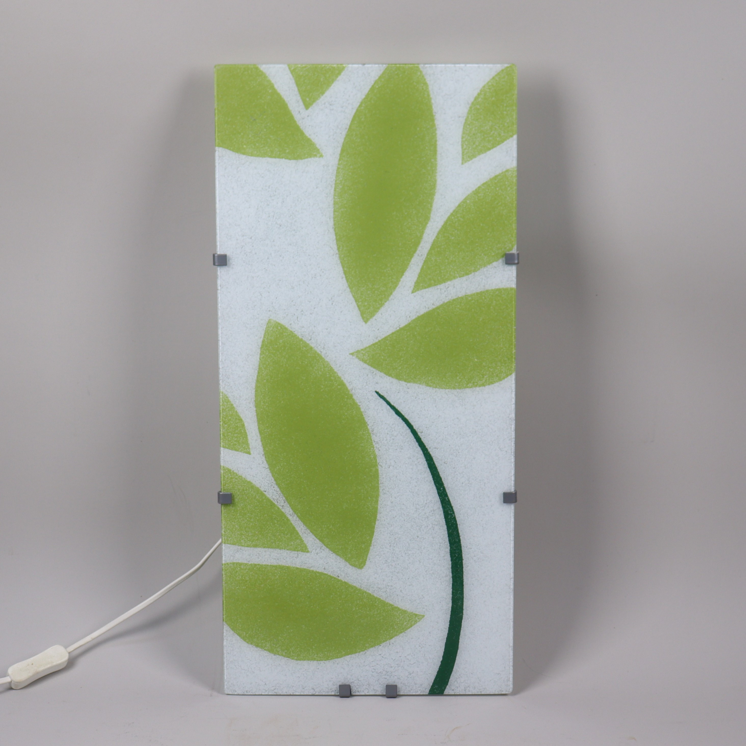 JULIA TREUTIGER. "Gyllen", Ikea, vägglampa.