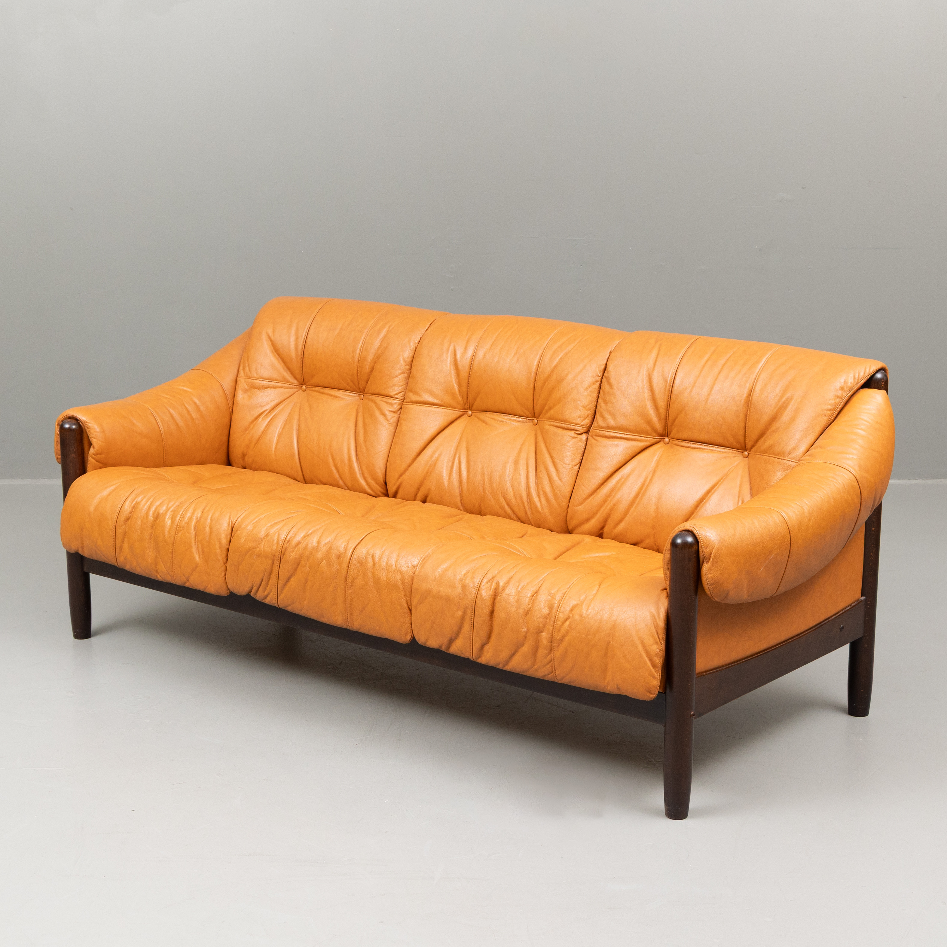 SOFFA, brun skinnklädsel, 1900-talets andra hälft.