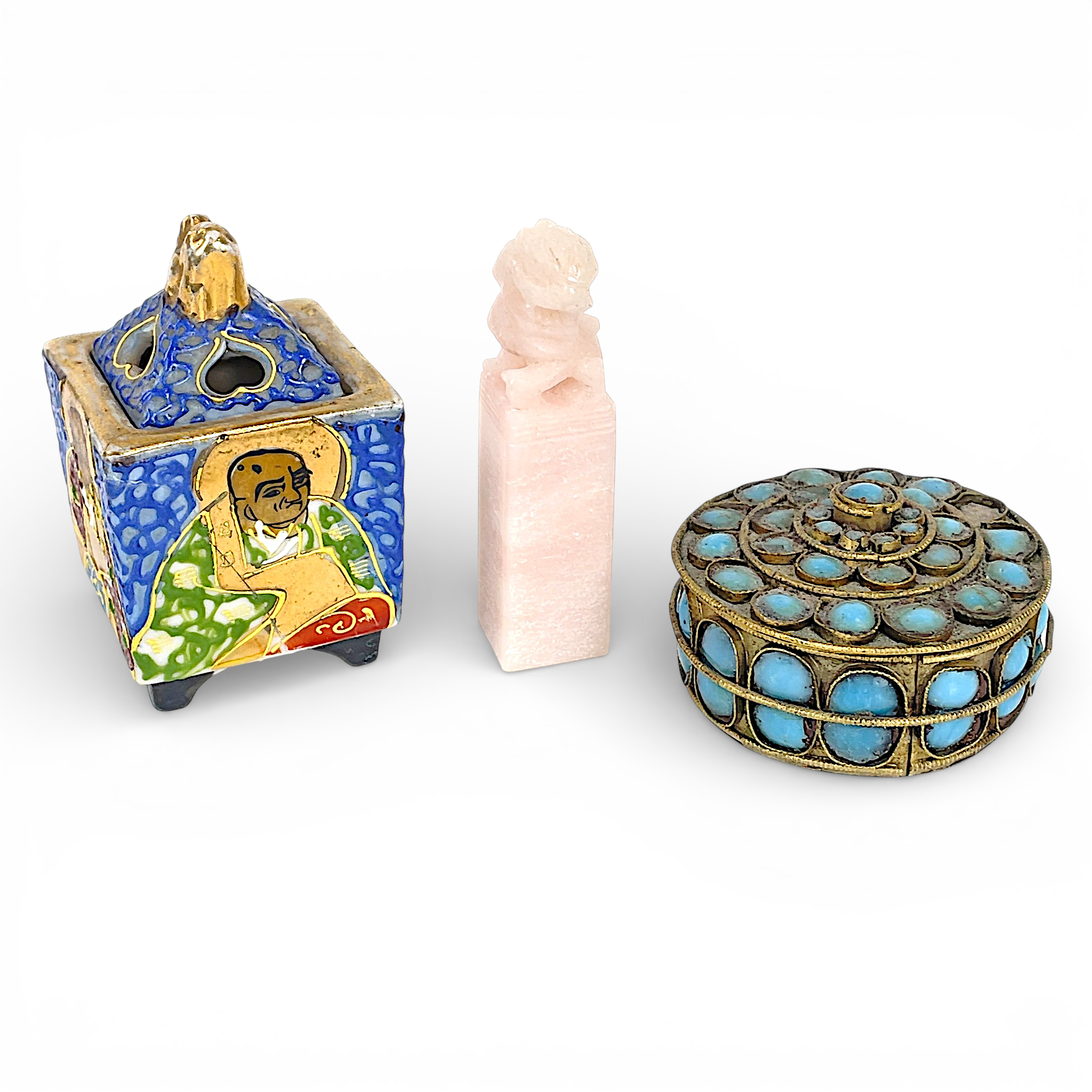 SIGILLSTEN, ASK & RÖKELSEHÅLLARE, 3 delar, sten, porslin & mässing, Kina, Japan.