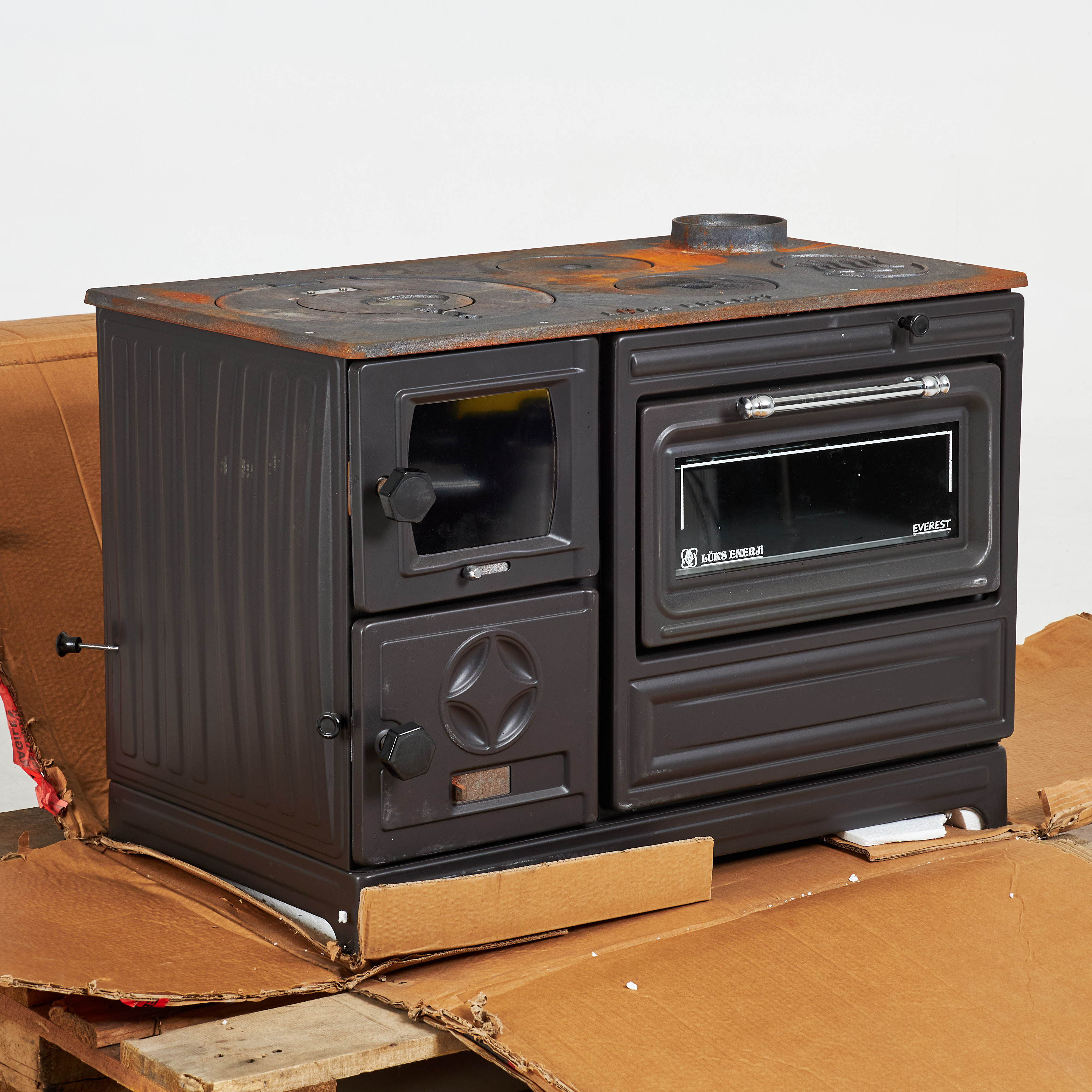 VEDSPIS, Lüks Enerji Everest, samtida tillverkning.