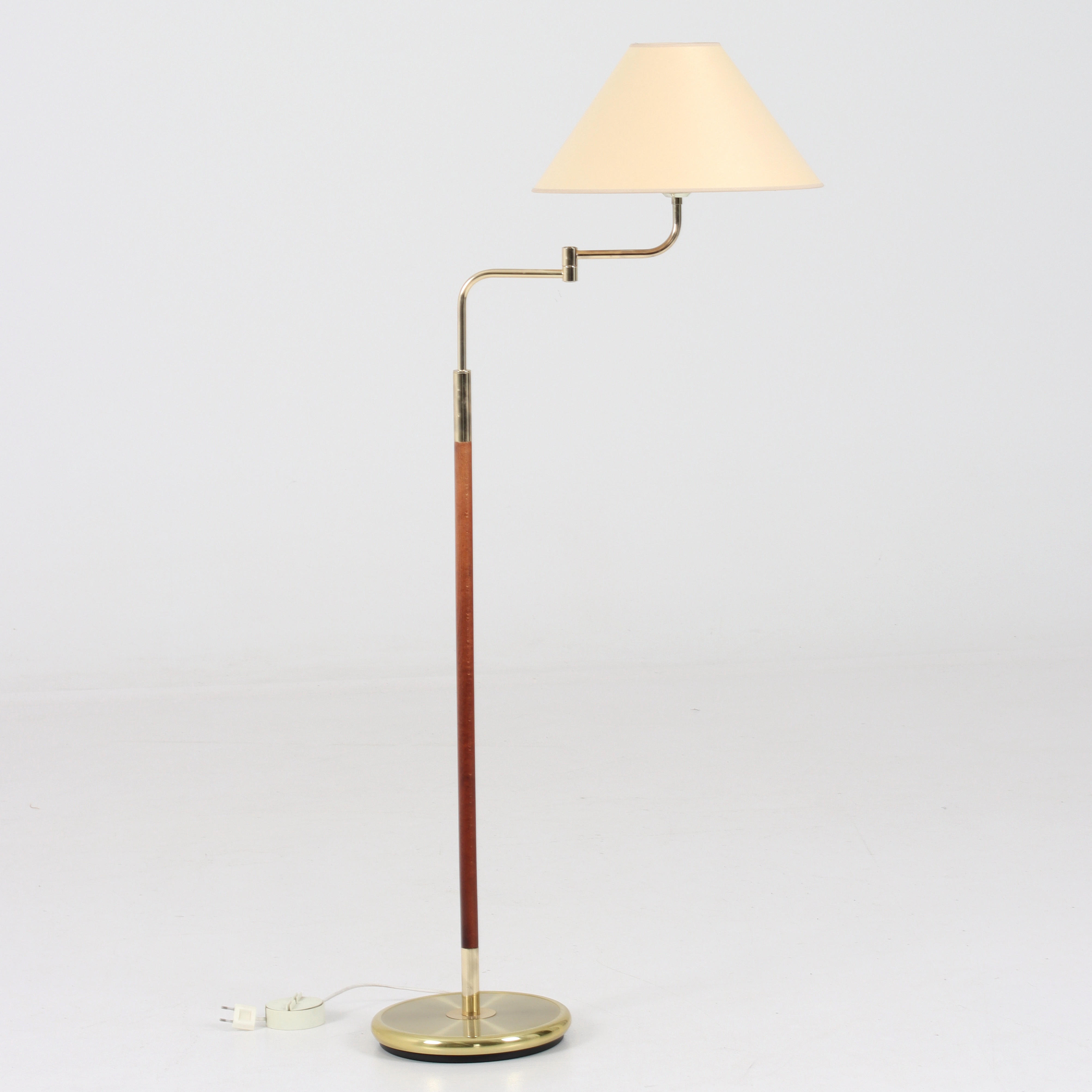 GOLVLAMPA, metall och trä, modellnr. 63254, Fagerhult, 2000-tal.