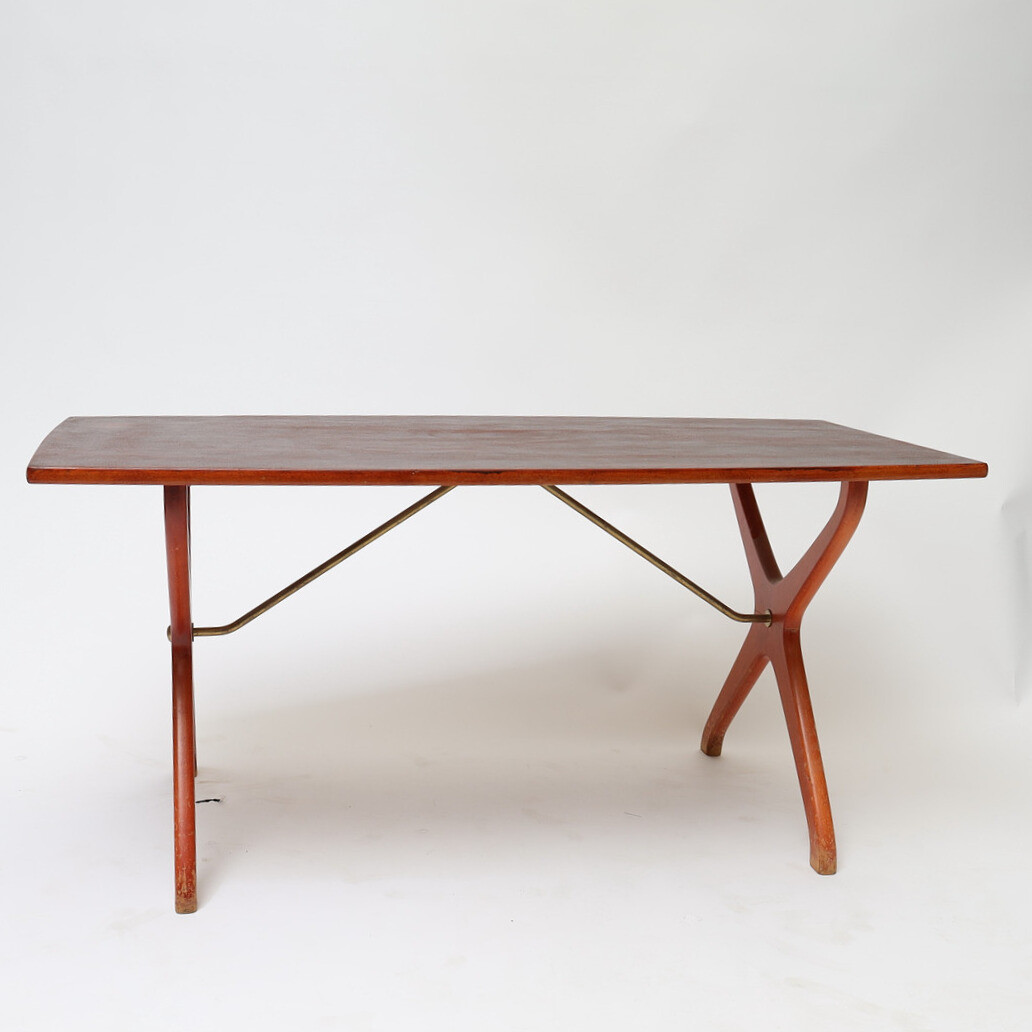 KARL ERIK EKSELIUS. Soffbord, AB J.O Carlssons Möbelindustri Vetlanda, Mahogny och mässing.