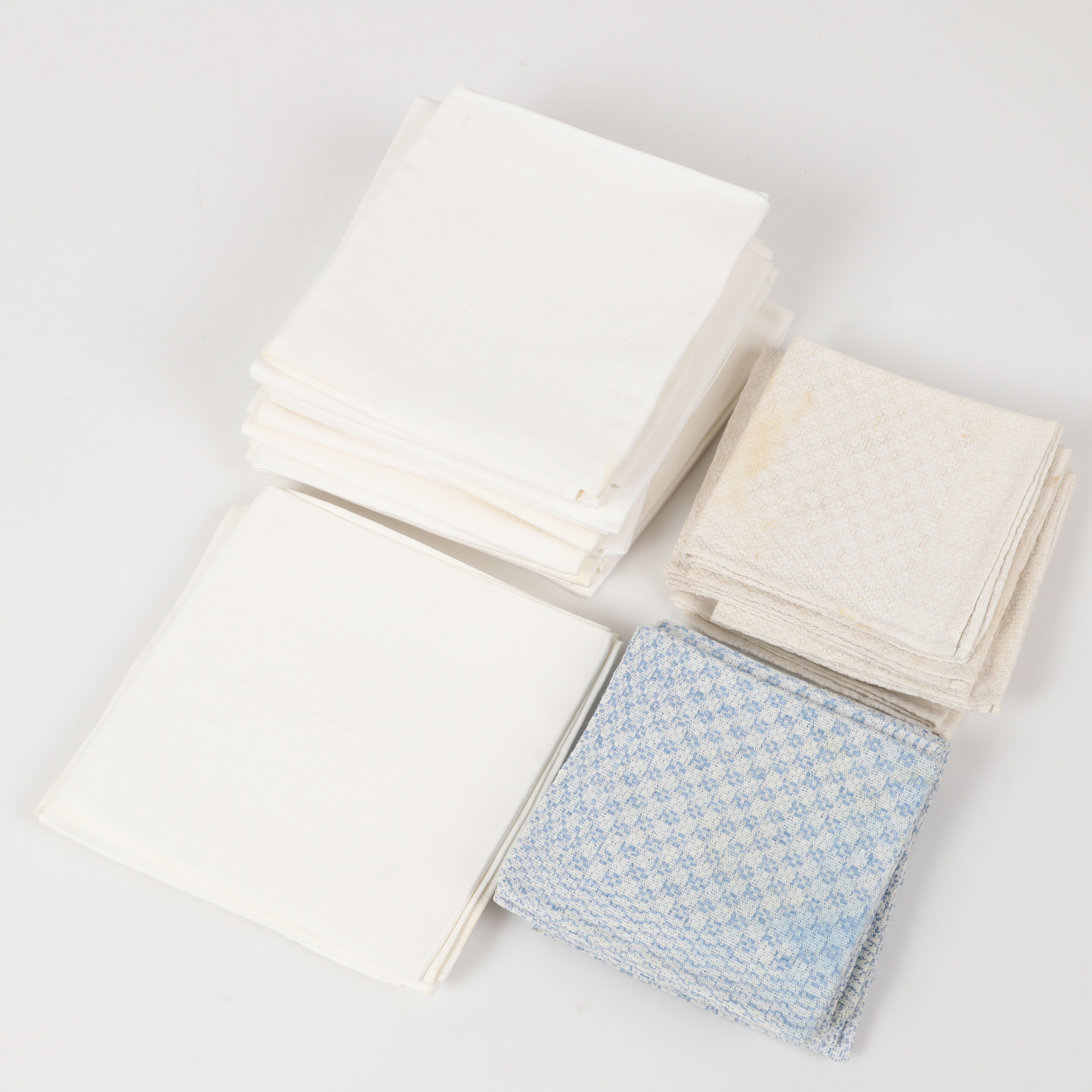 SERVETTER, 26 stycken, linne, 1900-tal.