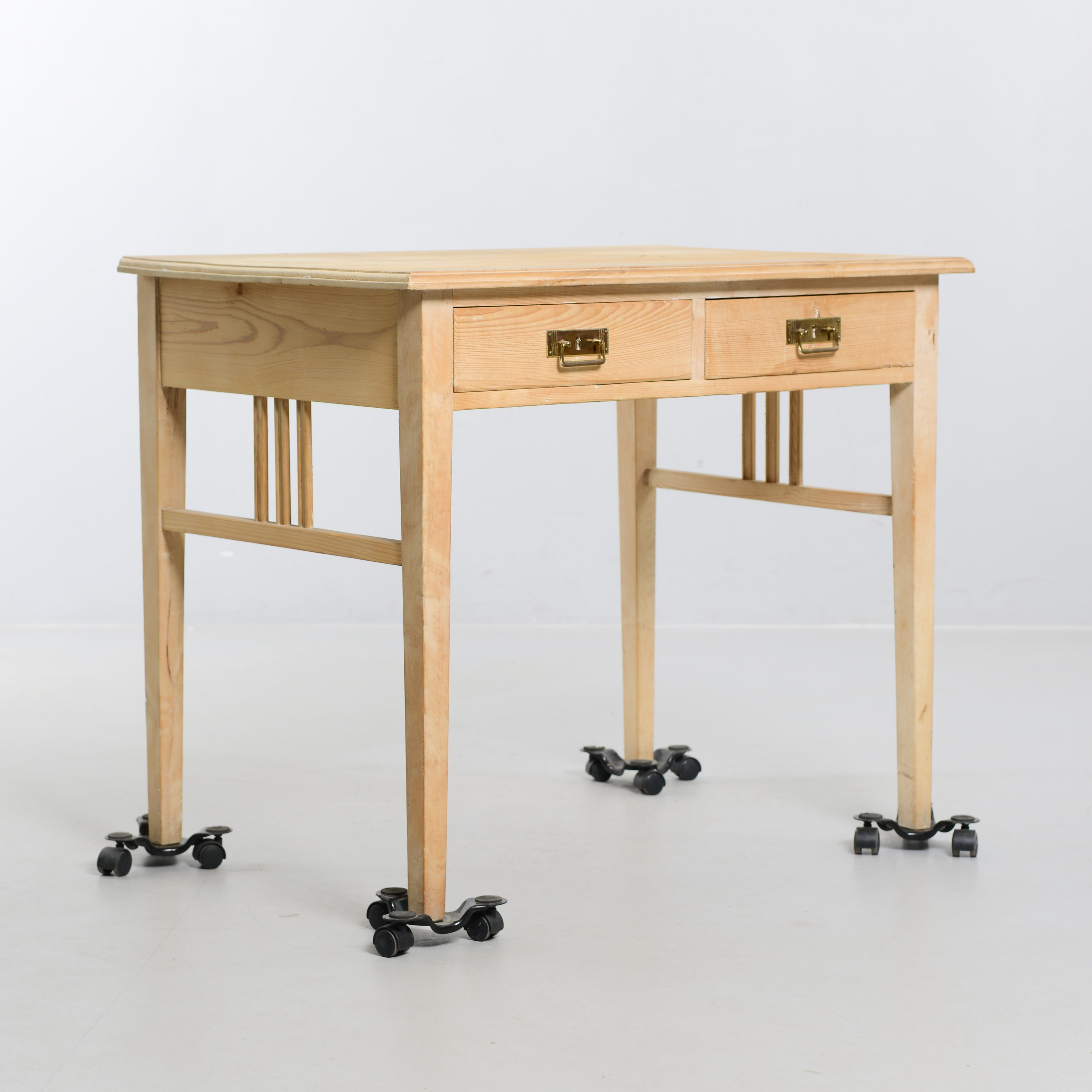 SKRIVBORD, jugend, 1900-talets tidigare del.