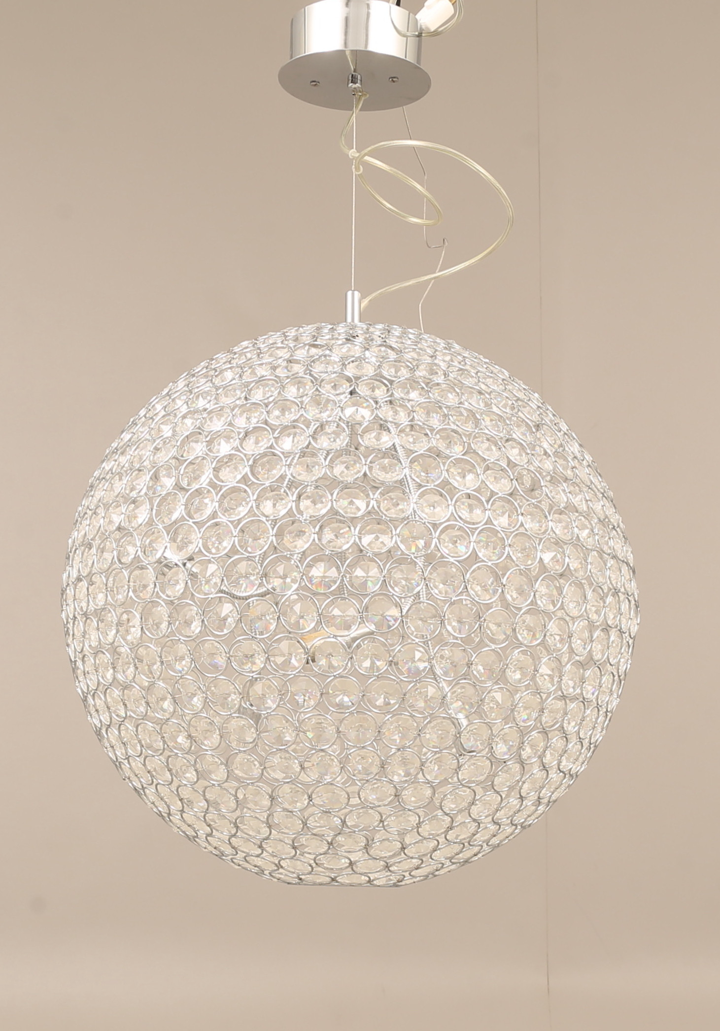 TAKLAMPA, vitmetall med prismor.