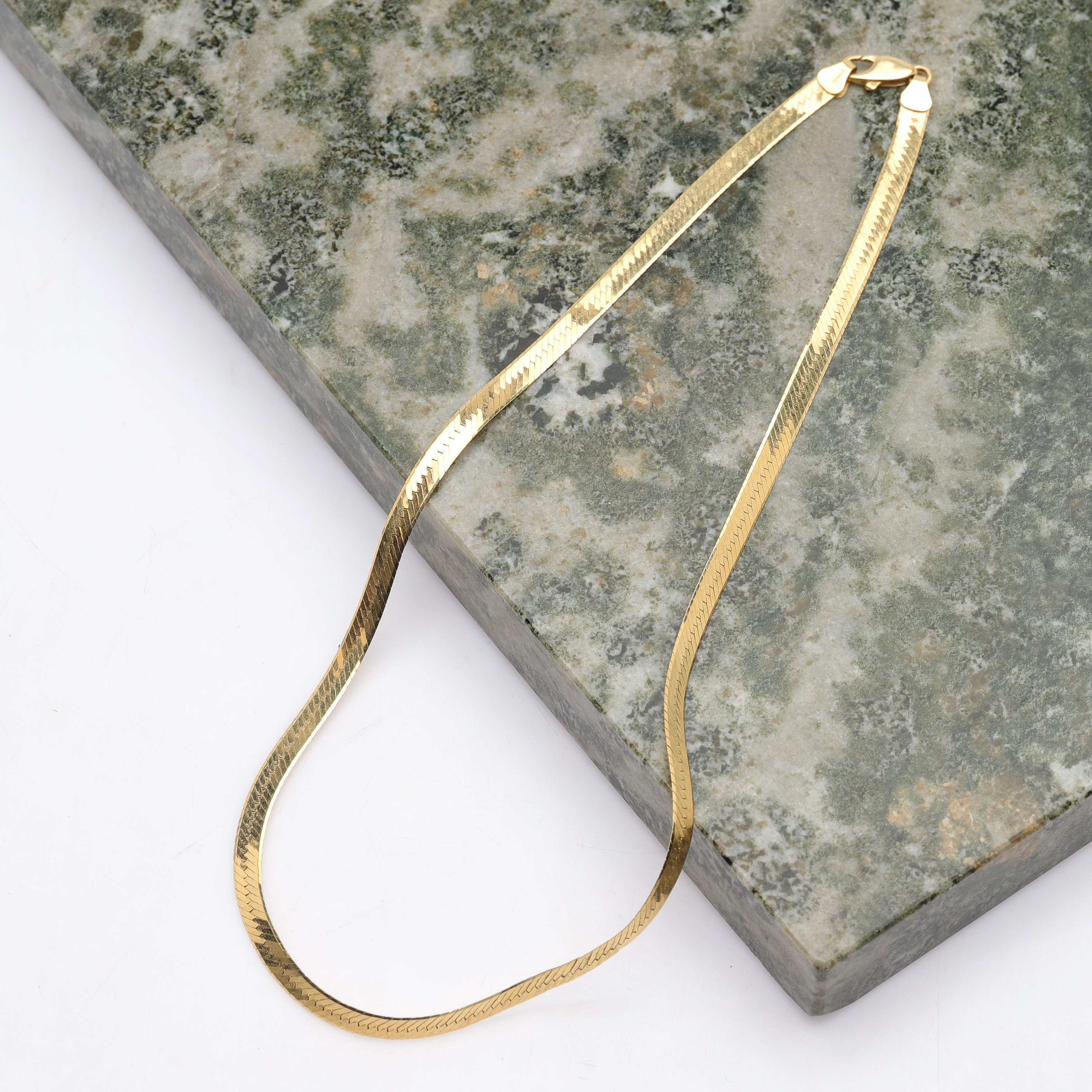 COLLIER, 18K guld, Unoaerre, Italien, totalvikt ca 10,76g.