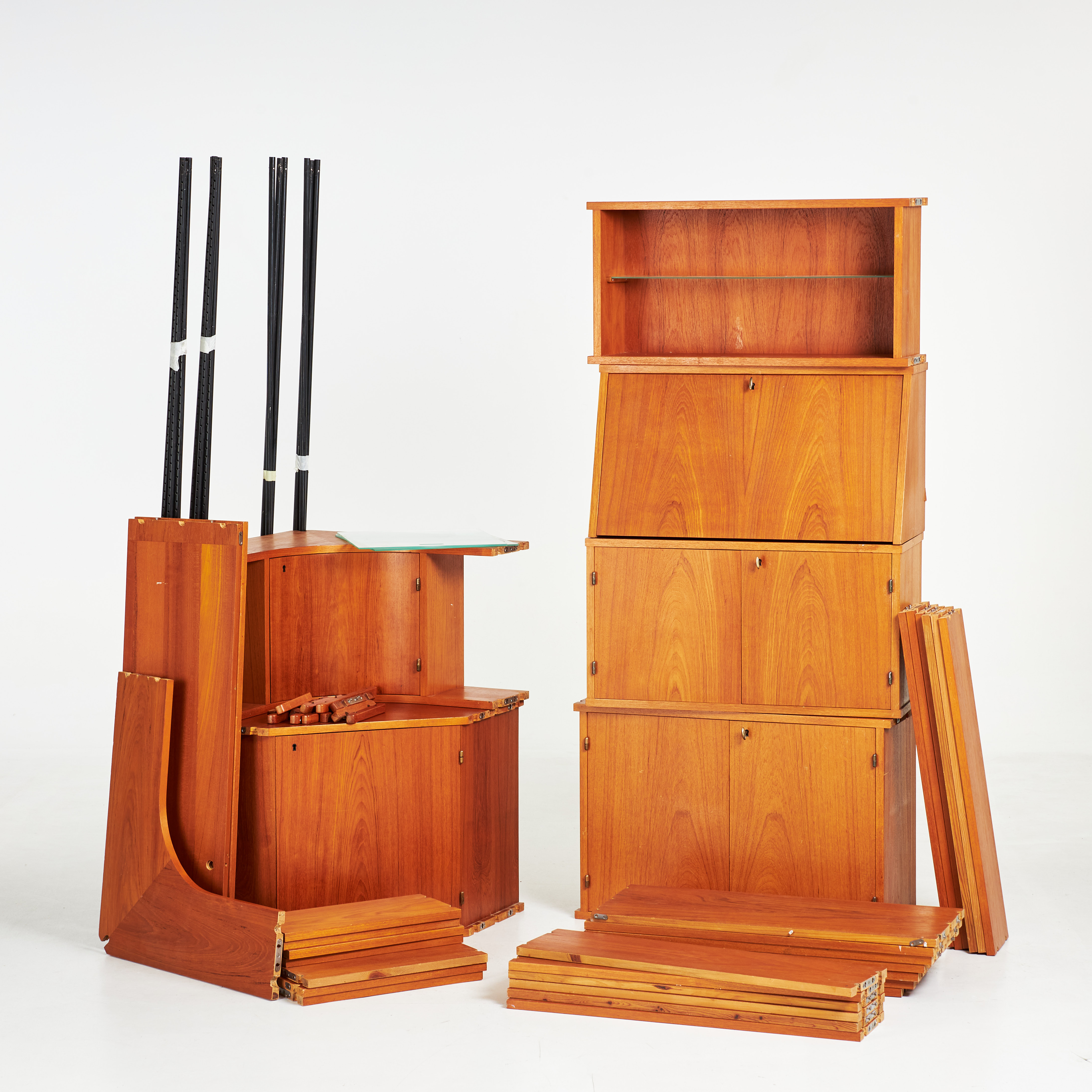 HYLLSYSTEM. "Prydno", Bröderna Gustafsson Möbelfabrik, Virserum, teak, 1950-tal, 6 sektioner.