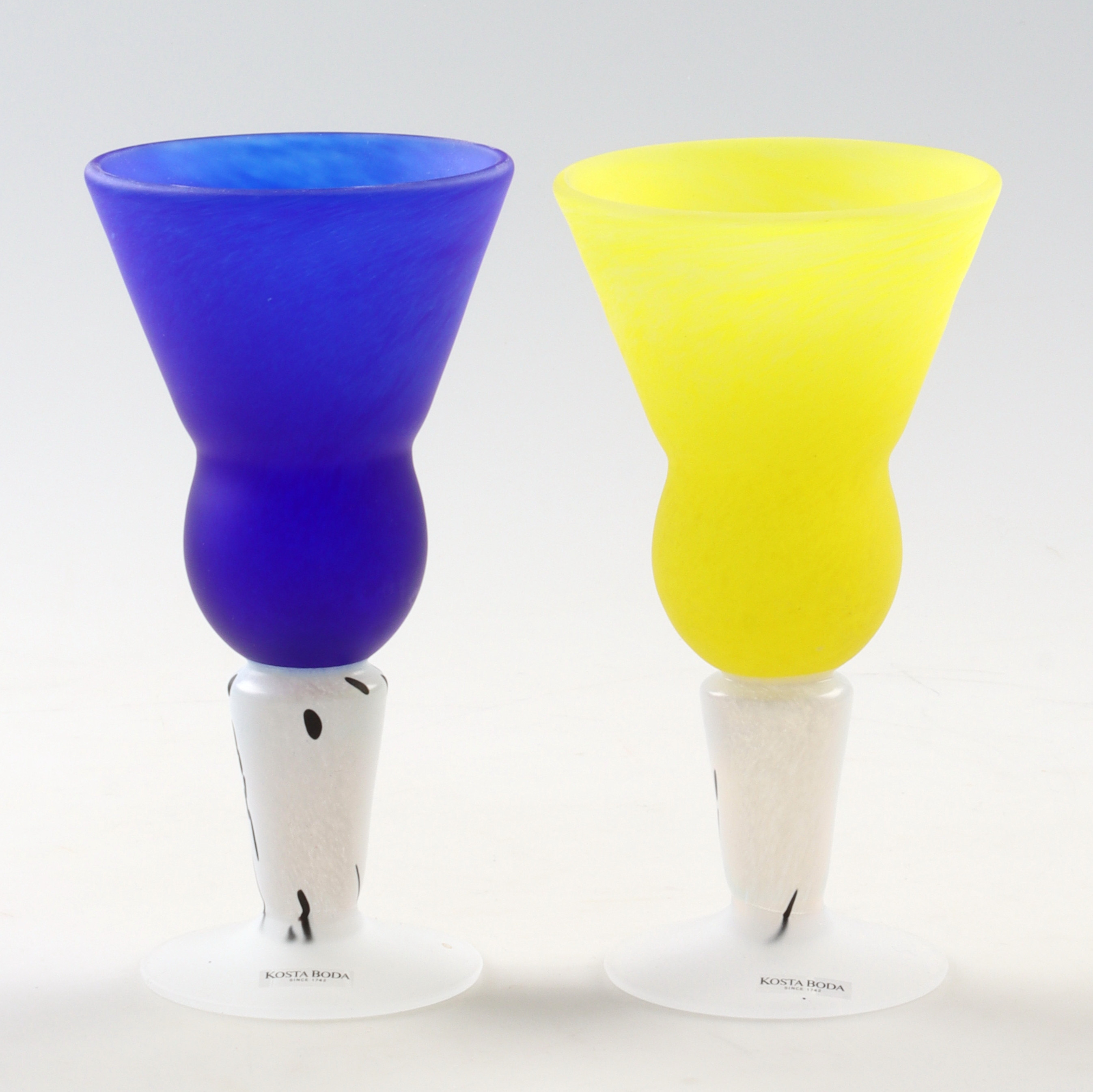 GUNNEL SAHLIN. Pokalglas, 2 st, "Amazon", Kosta Boda.