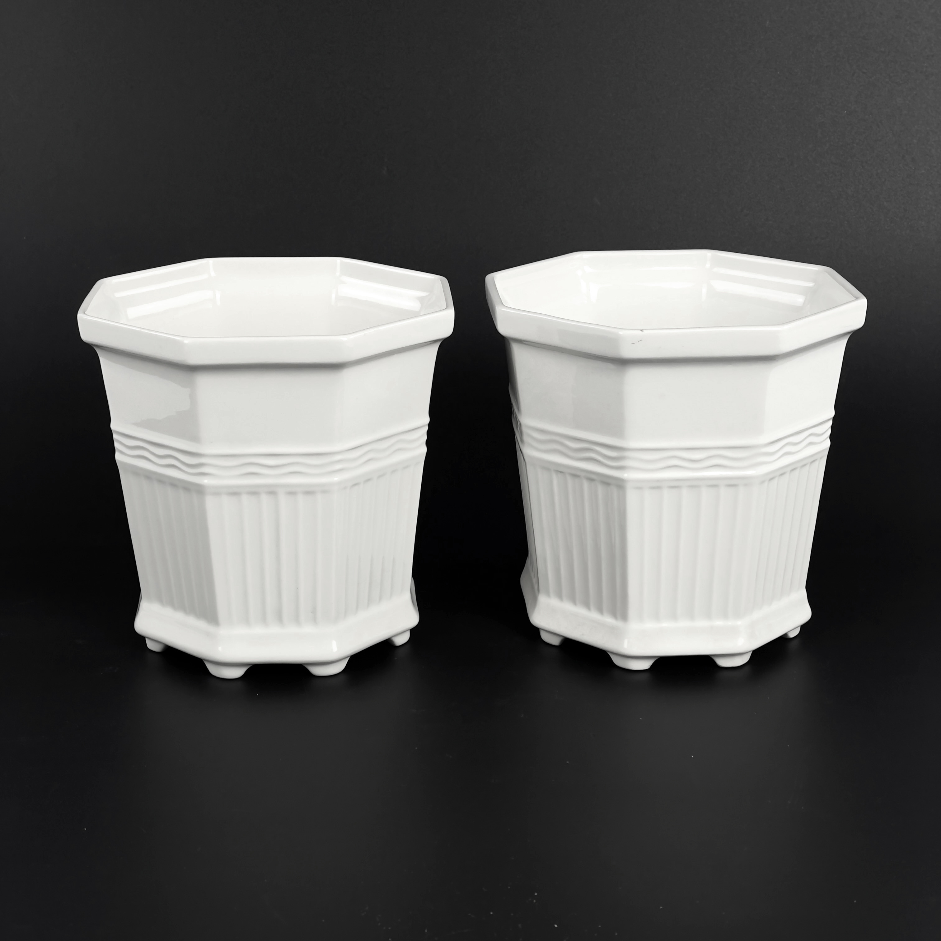 YTTERFODER, 2 st. Porslin, "Prins Eugens Waldemarsudde", Gustavsberg, Rörstrand.