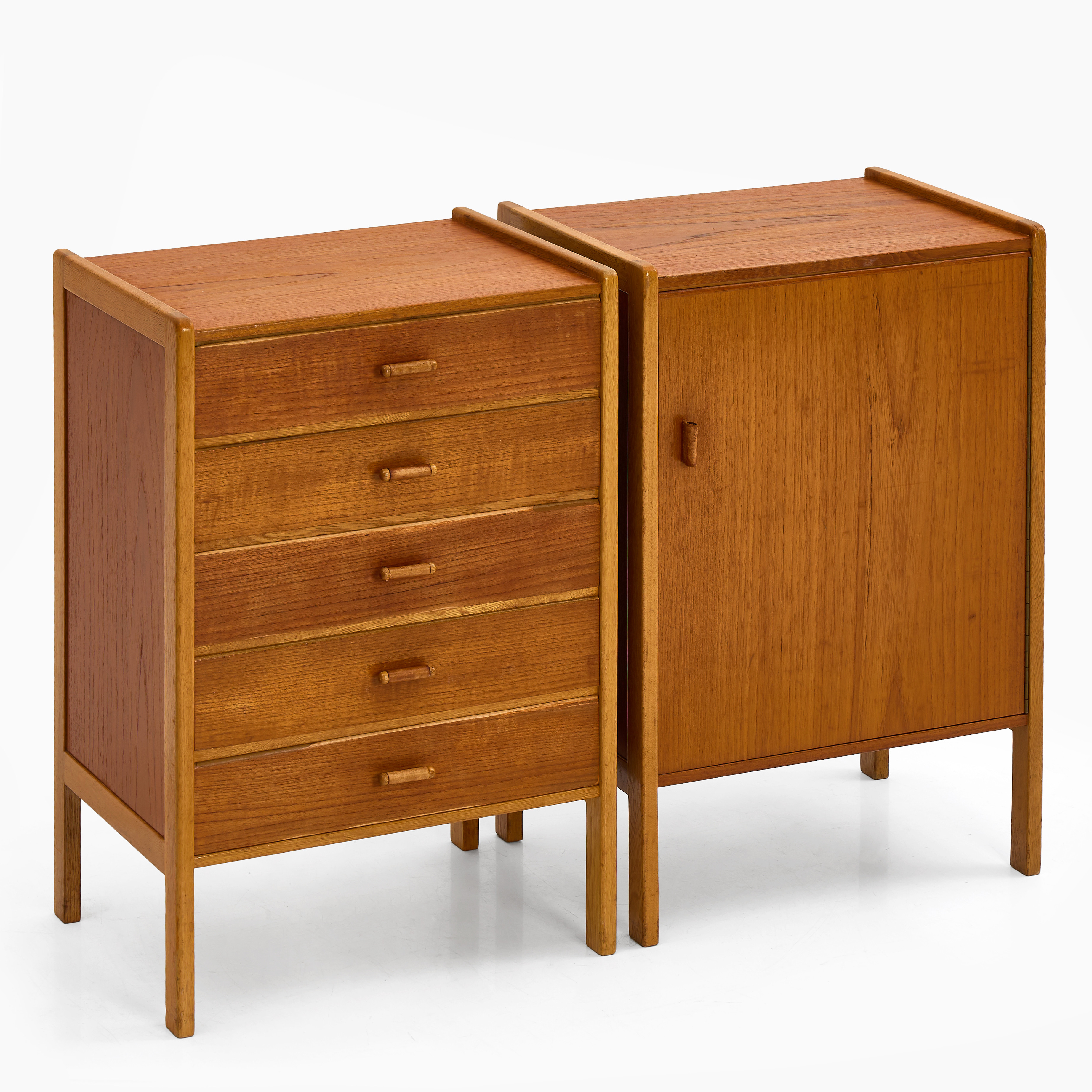 BYRÅ samt SKÅP, 2 delar, teak och ek, draghandtag i läder, 1960-tal. Möjligen Bodafors Möbelfabriker.