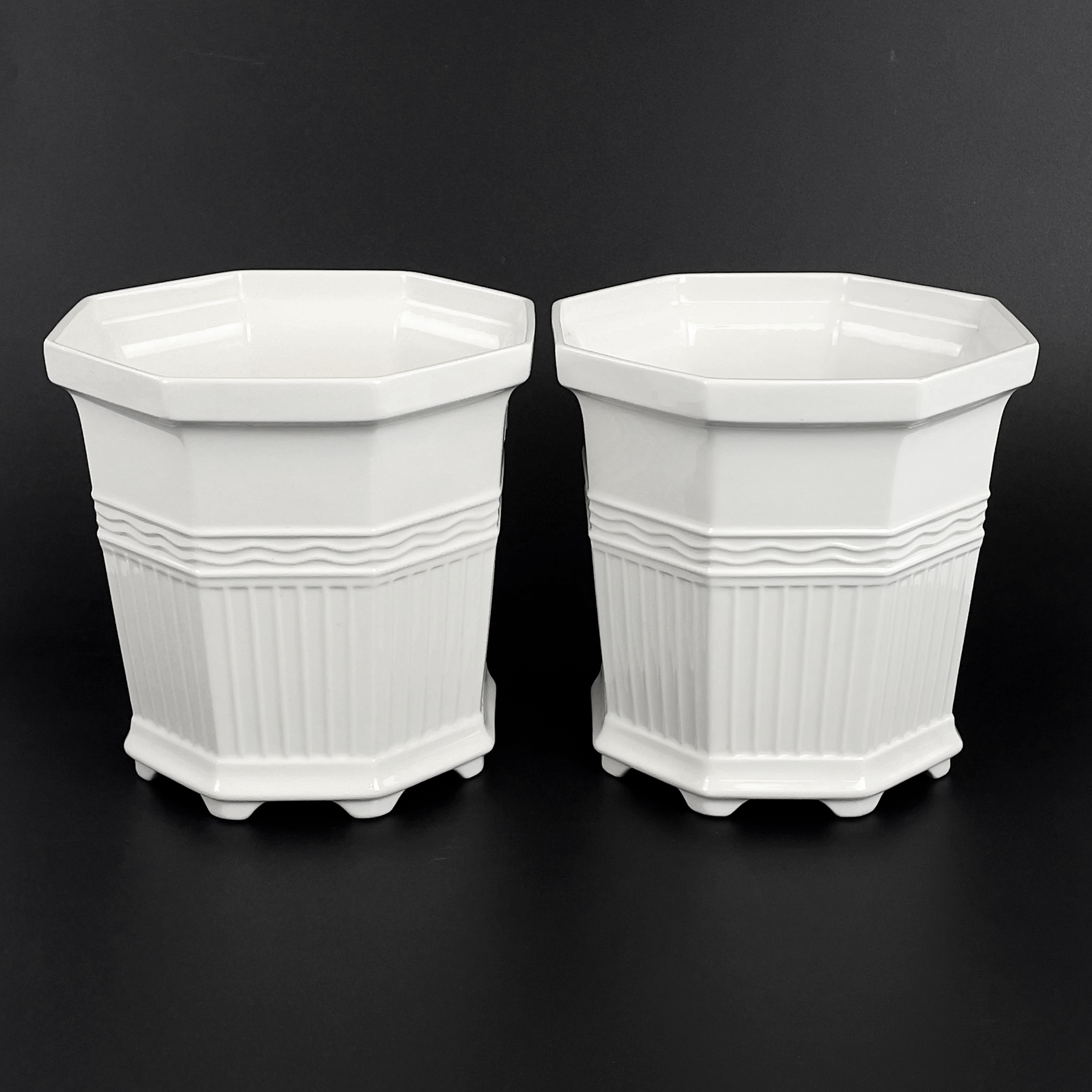 YTTERFODER, ett par. Porslin, "Prins Eugens Waldemarsudde", Rörstrand.