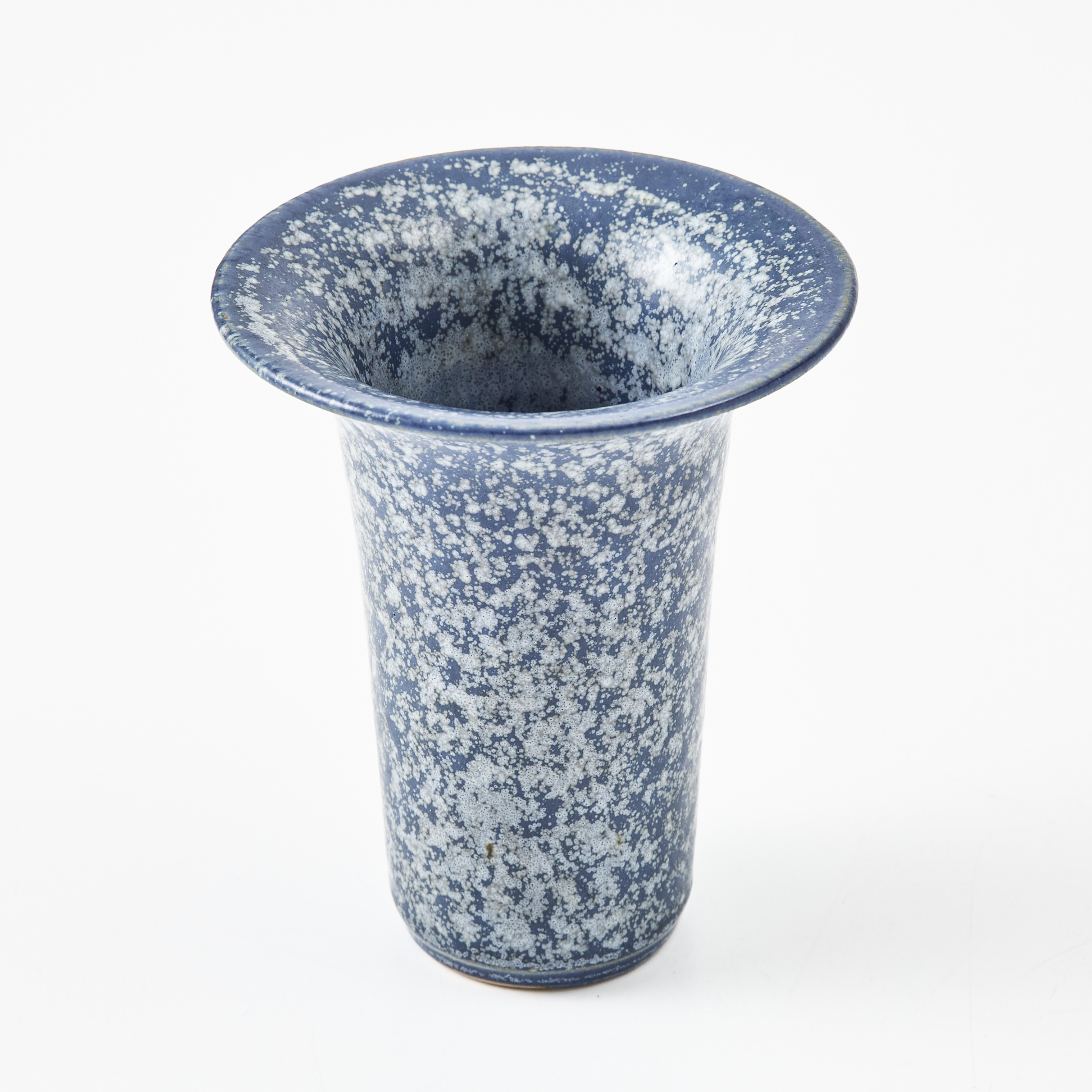 VAS, stengods L. Hjorth's Terracottafabrik, med melerad glasyr i blått, Danmark.