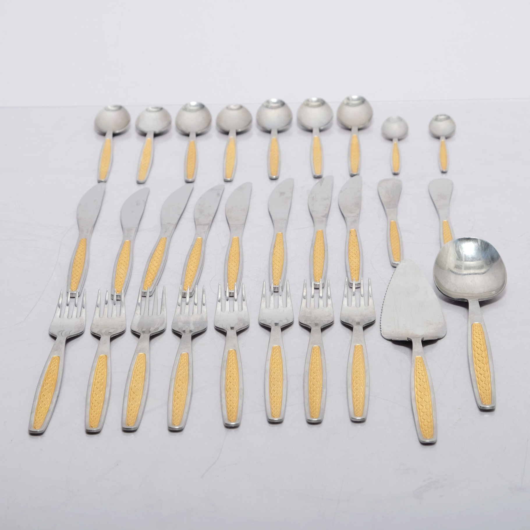 NILS JOHAN. Bestick "Guldi" 29-delar 1900-tal.
