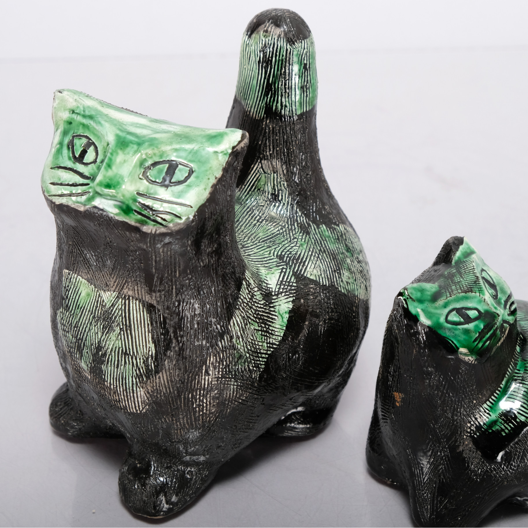 GÖRAN ANDERSSON. Figuriner, Katter, Keramik, Upsala-Ekeby, 1900-talets andra hälft, (2st).