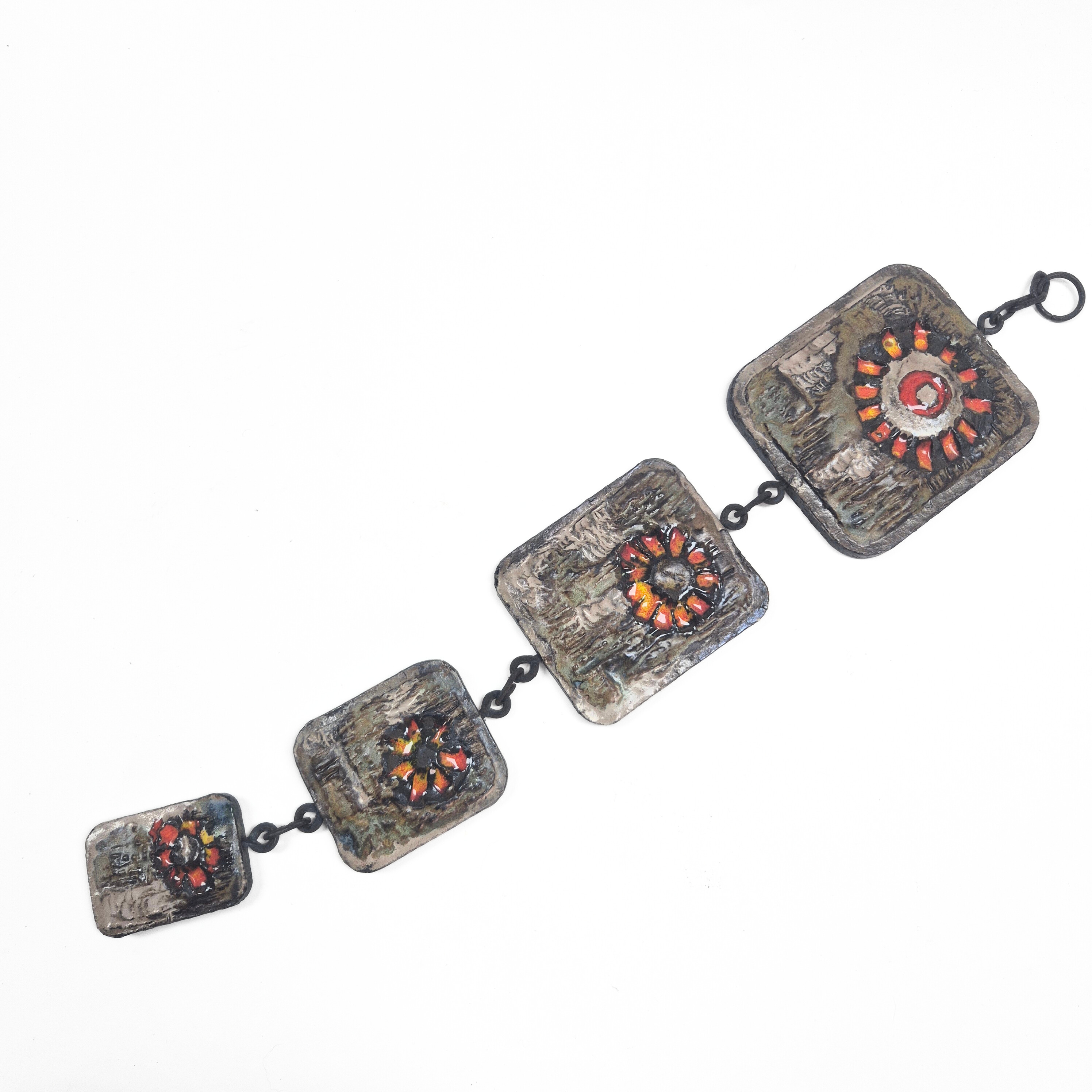 VÄGGDEKORATION - Keramik, "Sun Burst" Ruscha 1900-talets andra hälft.