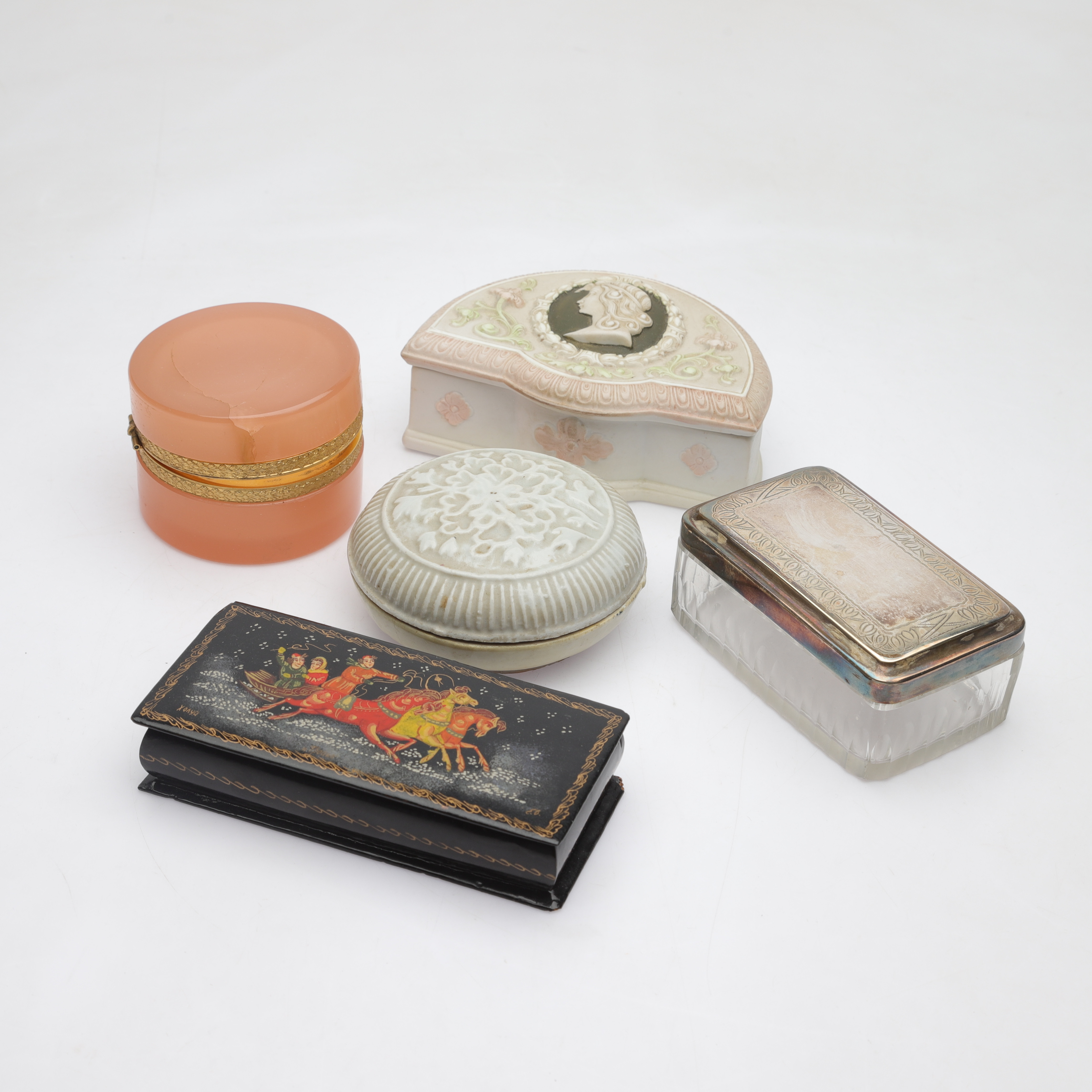 ASKAR-/DOSOR, 5 st, olika material, b.la. Murano, Italien.