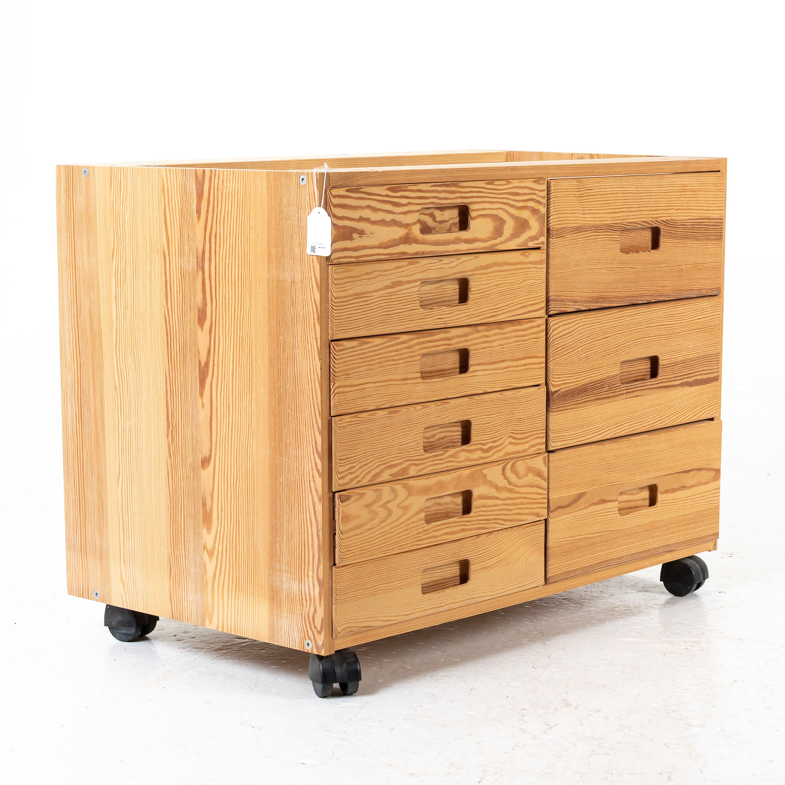 HURTS / BYRÅ, furu, "Uffe", Ikea, 1970-tal.