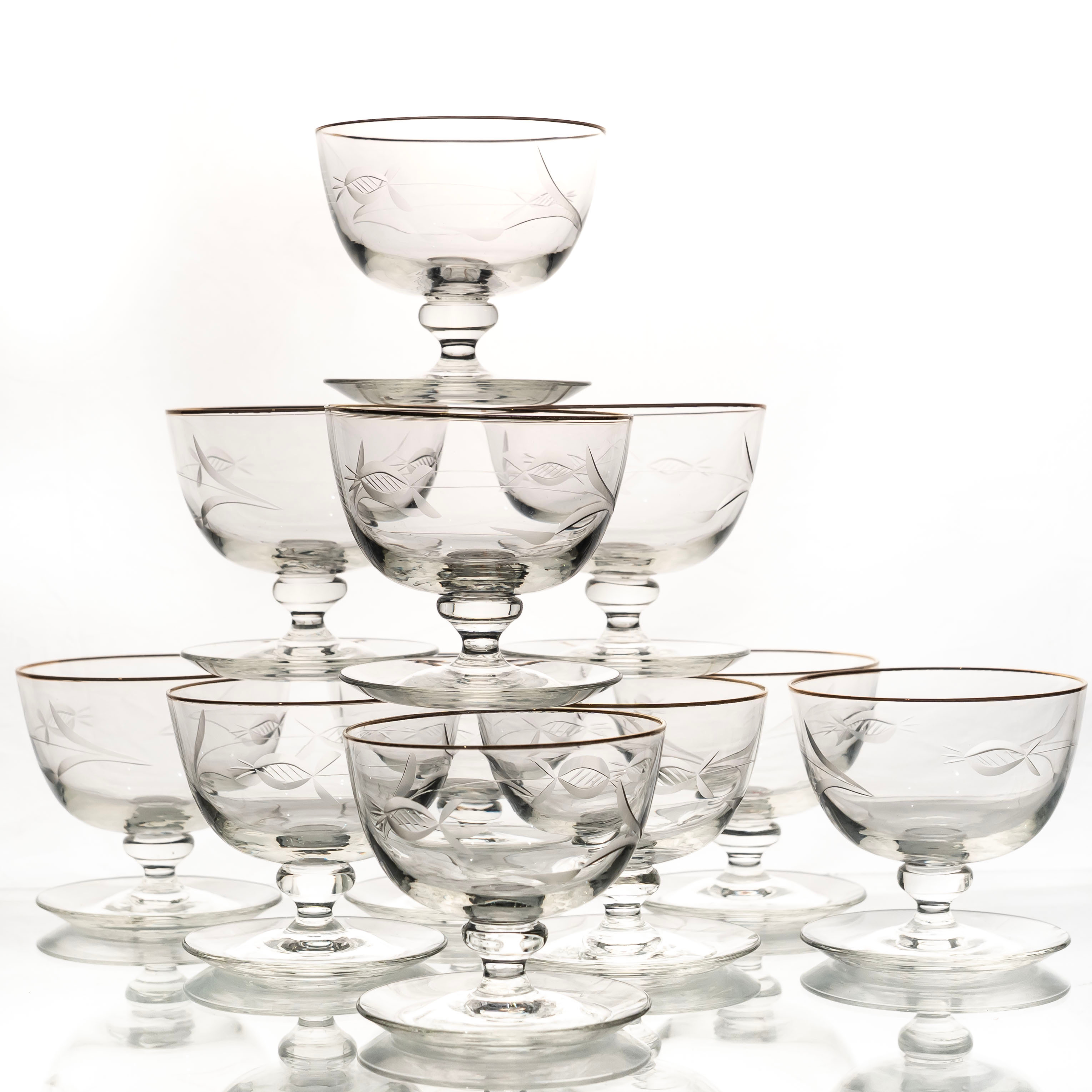 DESSERTKUPOR PÅ FOT, 11 st, Kosta, 1900-tal.