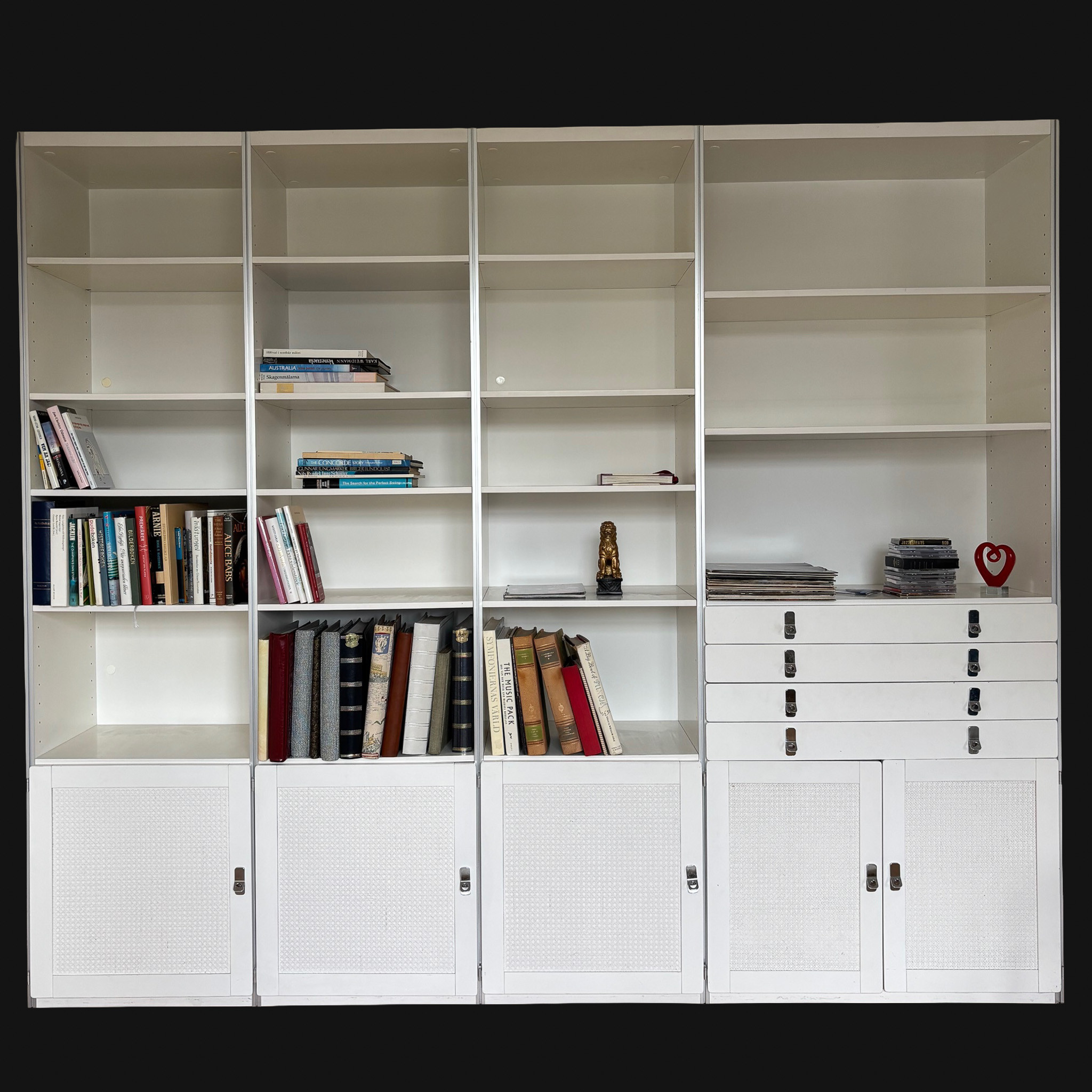 ANTONIO GIOIA. Bokhylla "Avanti", DUX, 3-delar, vit.