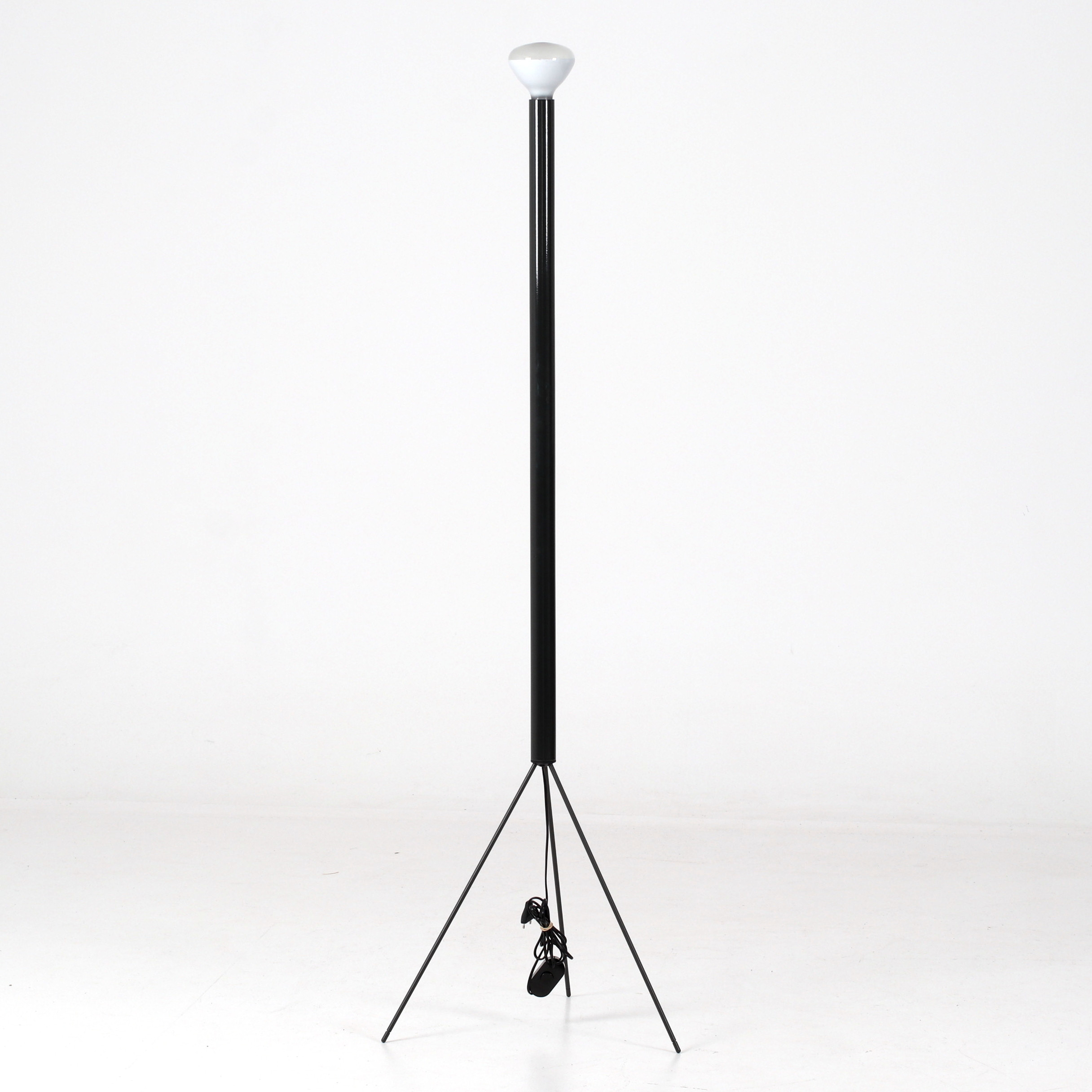 ACHILLE & PIER GIACOMO CASTIGLIONI. Golvlampa, "Luminator", metall, Flos, 19/2000-tal.