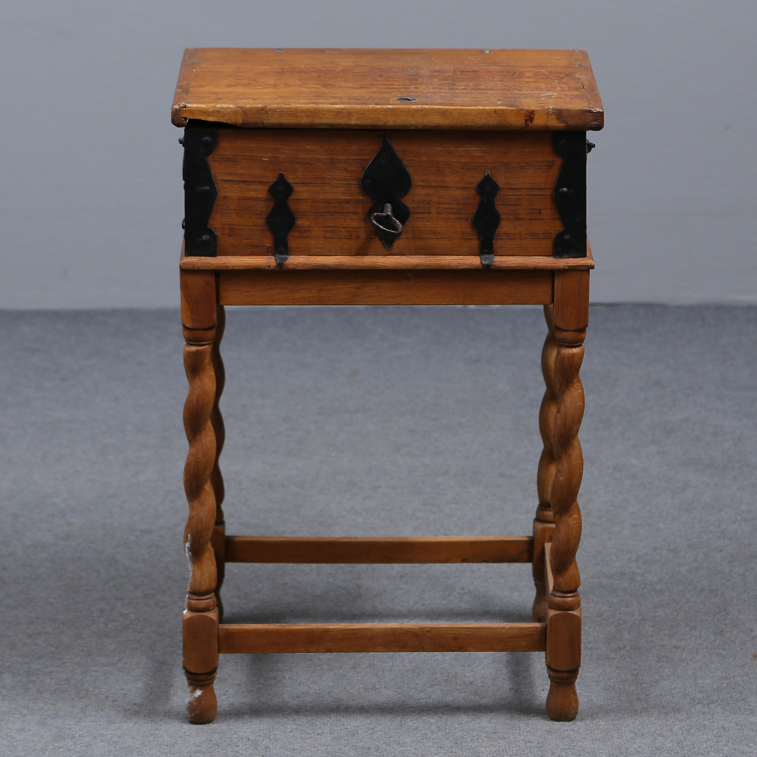 RESESKRIN 1700/1800-TAL, BENSTÄLLNING "BAROCK" 1800/1900-TAL.