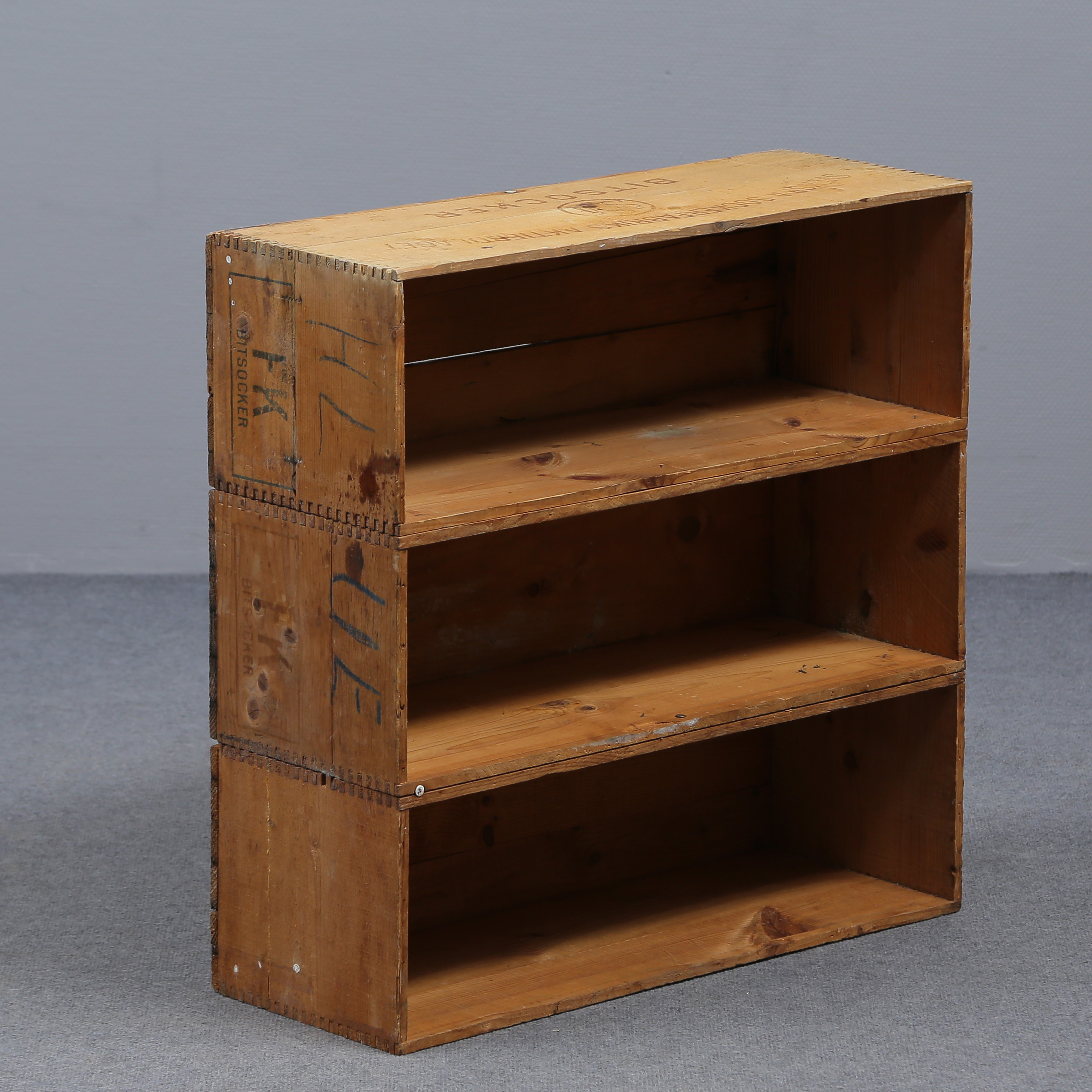 SOCKERLÅDSHYLLA (3 SOCKERLÅDOR).