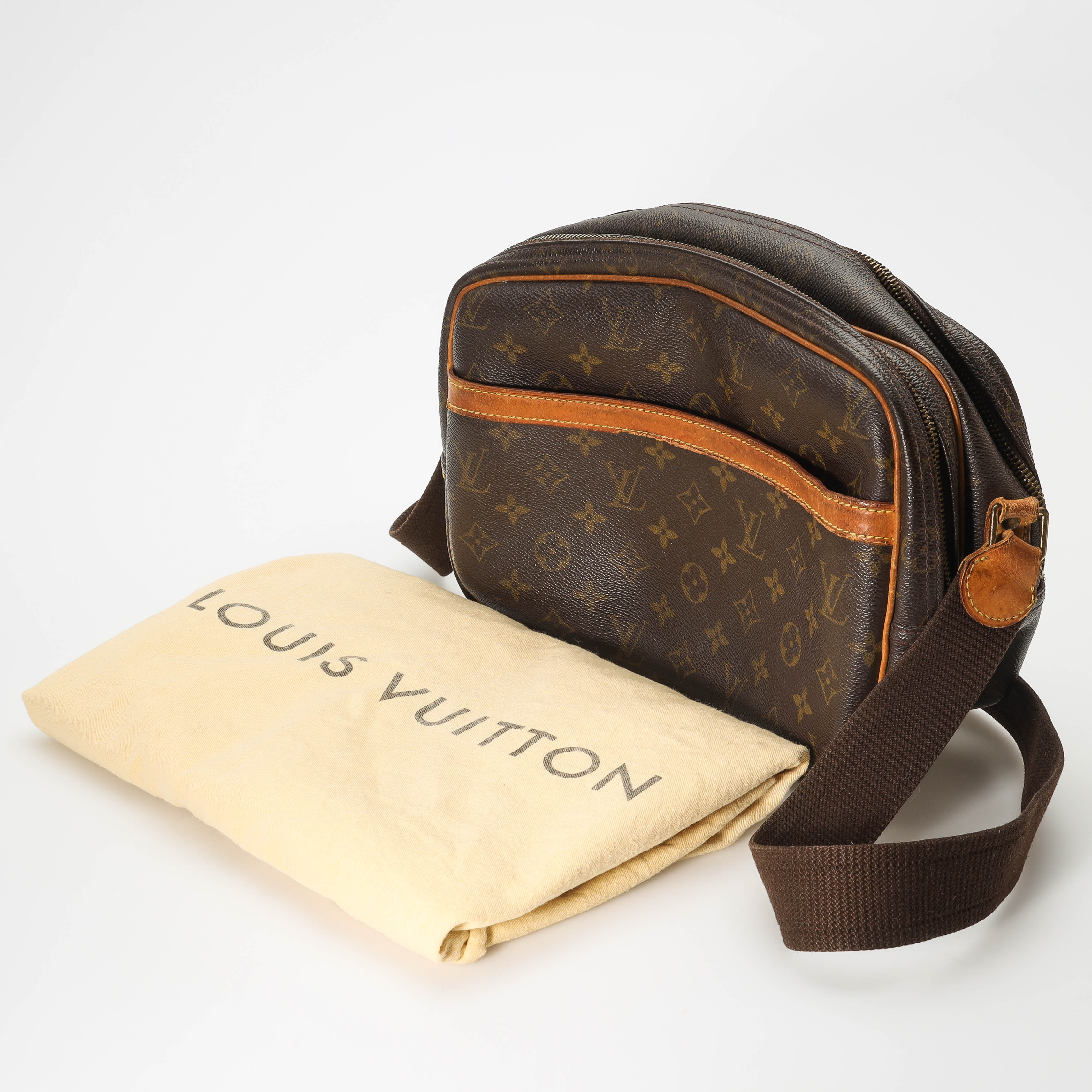LOUIS VUITTON, väska, "Reporter", Frankrike.