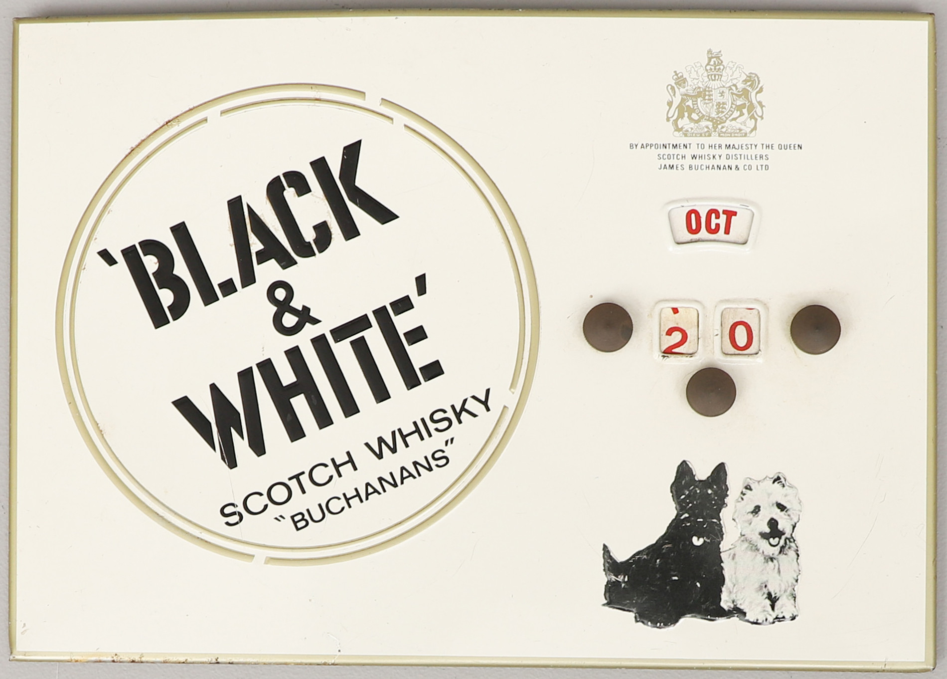 BLACK & WHITE, Scoth Whisky "Buchanans " kalender, plåt. Framsidan i relief. 1900-talets mitt.