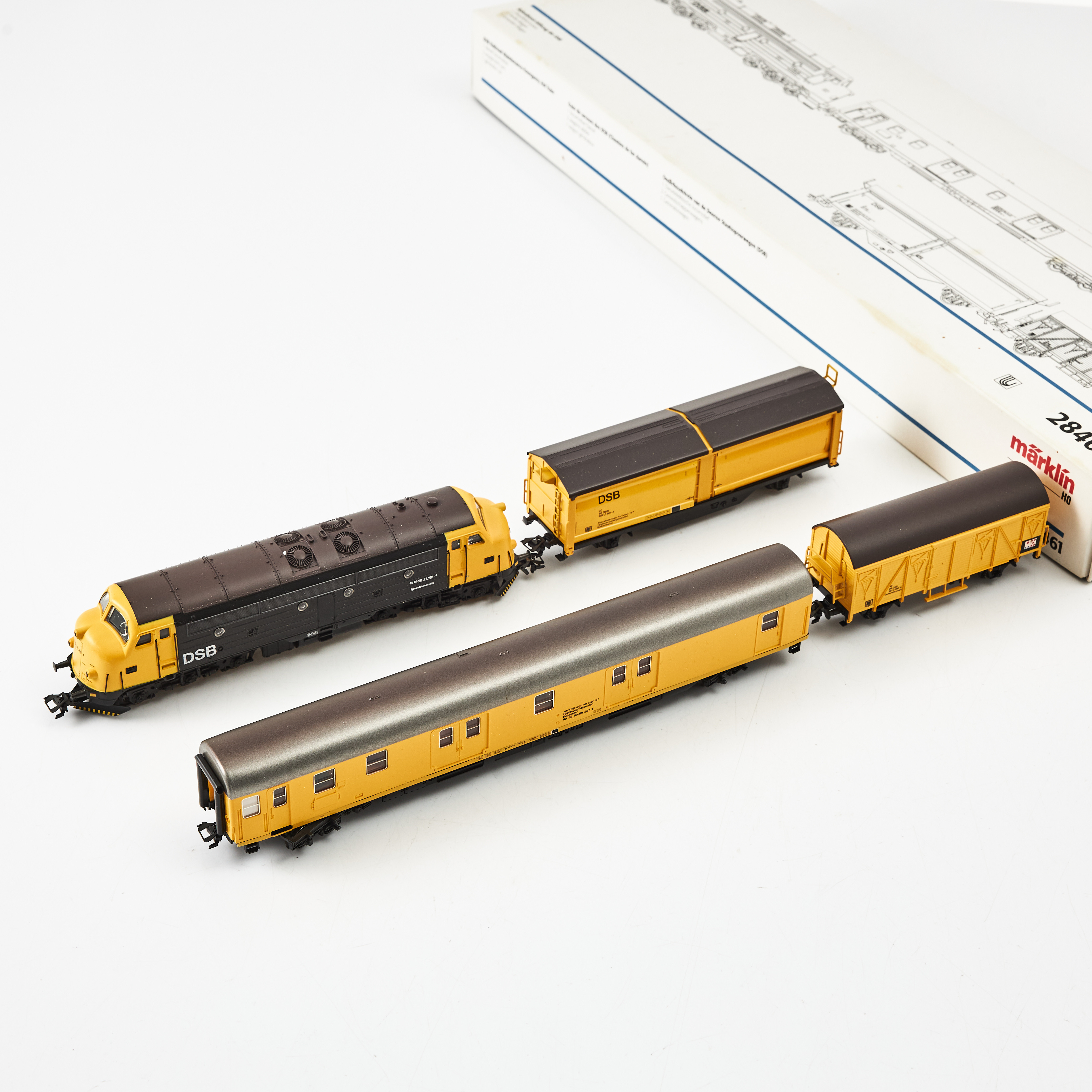 MÄRKLIN, 28461, DSB NOHAB diesel och 3 vagnar, H0.