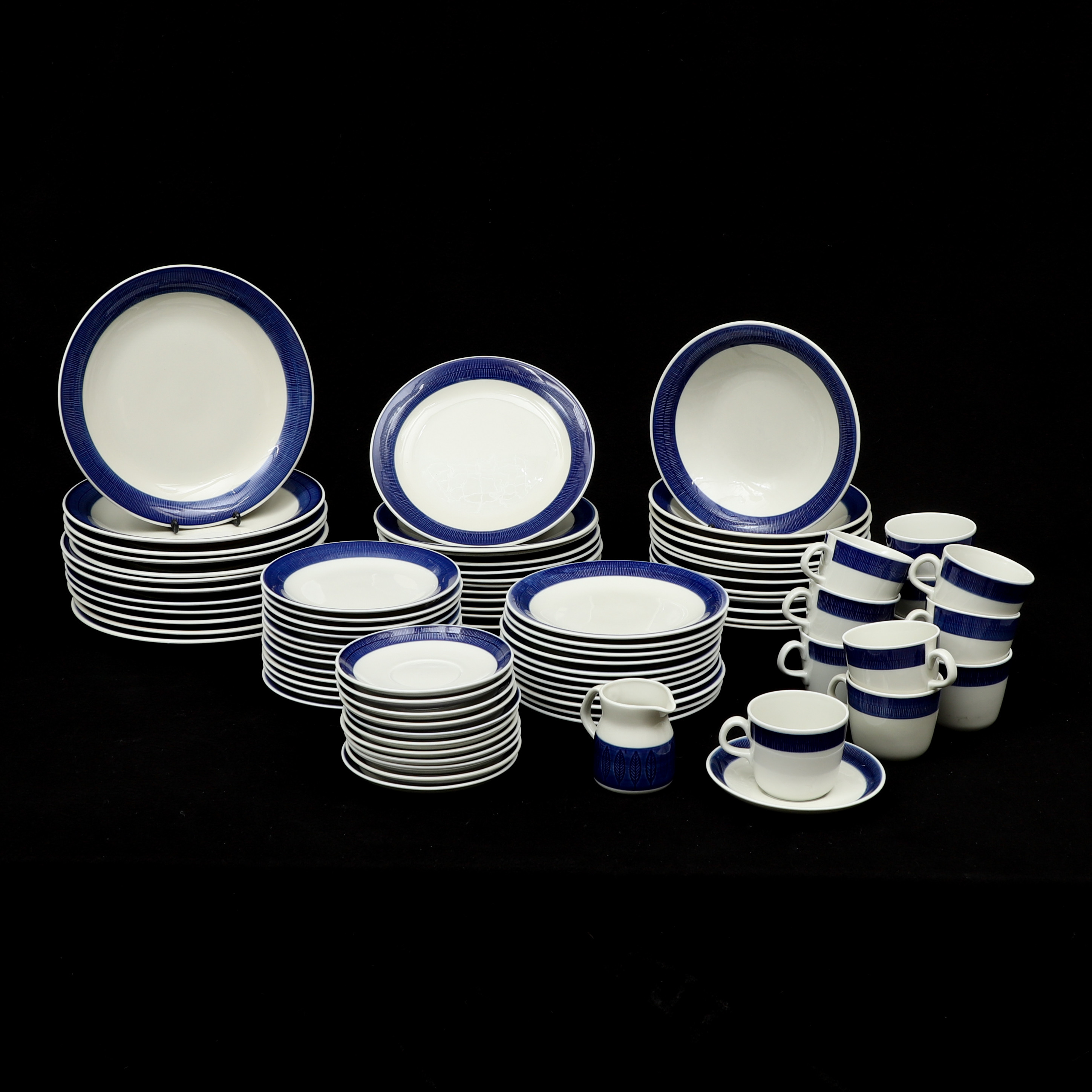 HERTHA BENGTSON. SERVIS, 72 delar, "Koka blå", Rörstrand.
