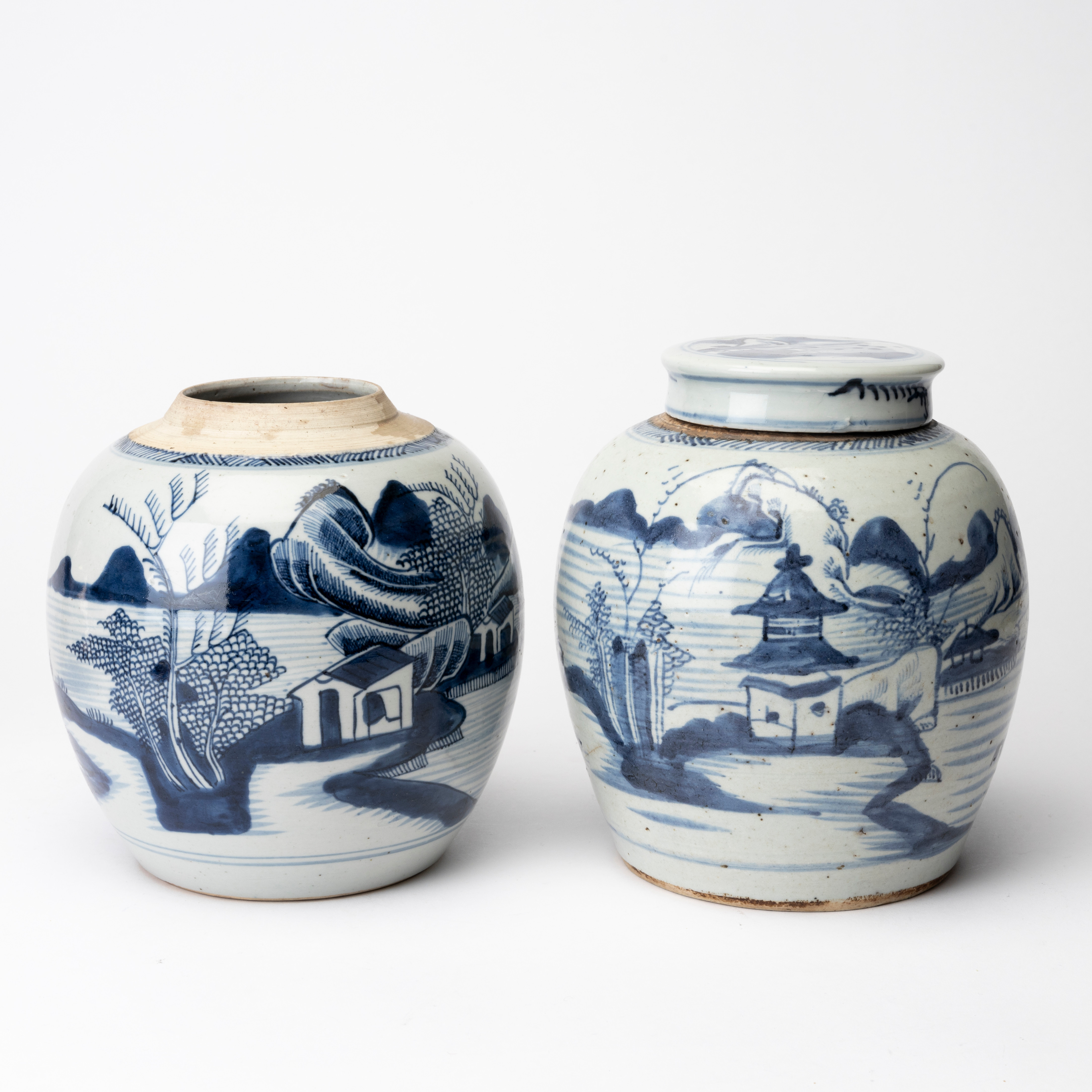 BOJANER varav en med lock, 2 st, porslin, Kina, Qing 1800-tal.