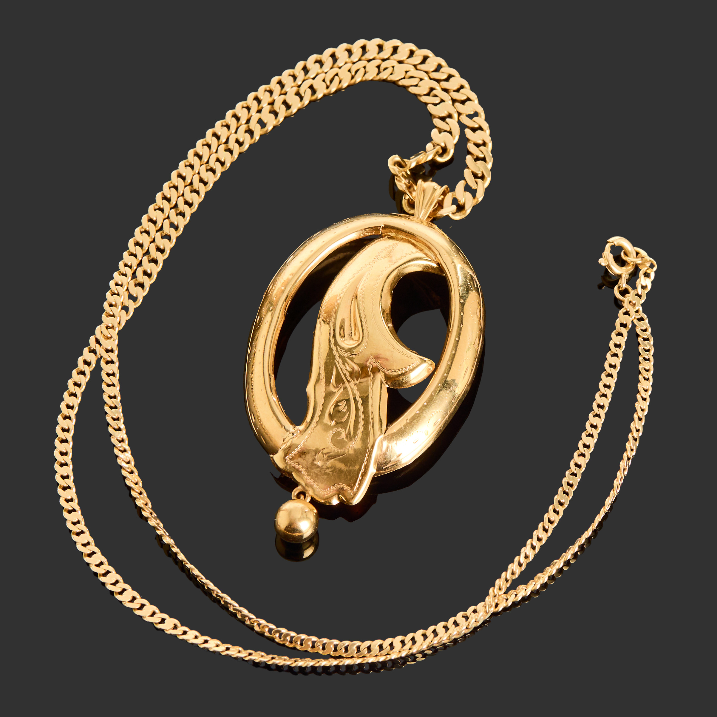 COLLIER MED HÄNGE, 18k guld, doserad pansar-länk, hänge/brosch med genombruten dekor.