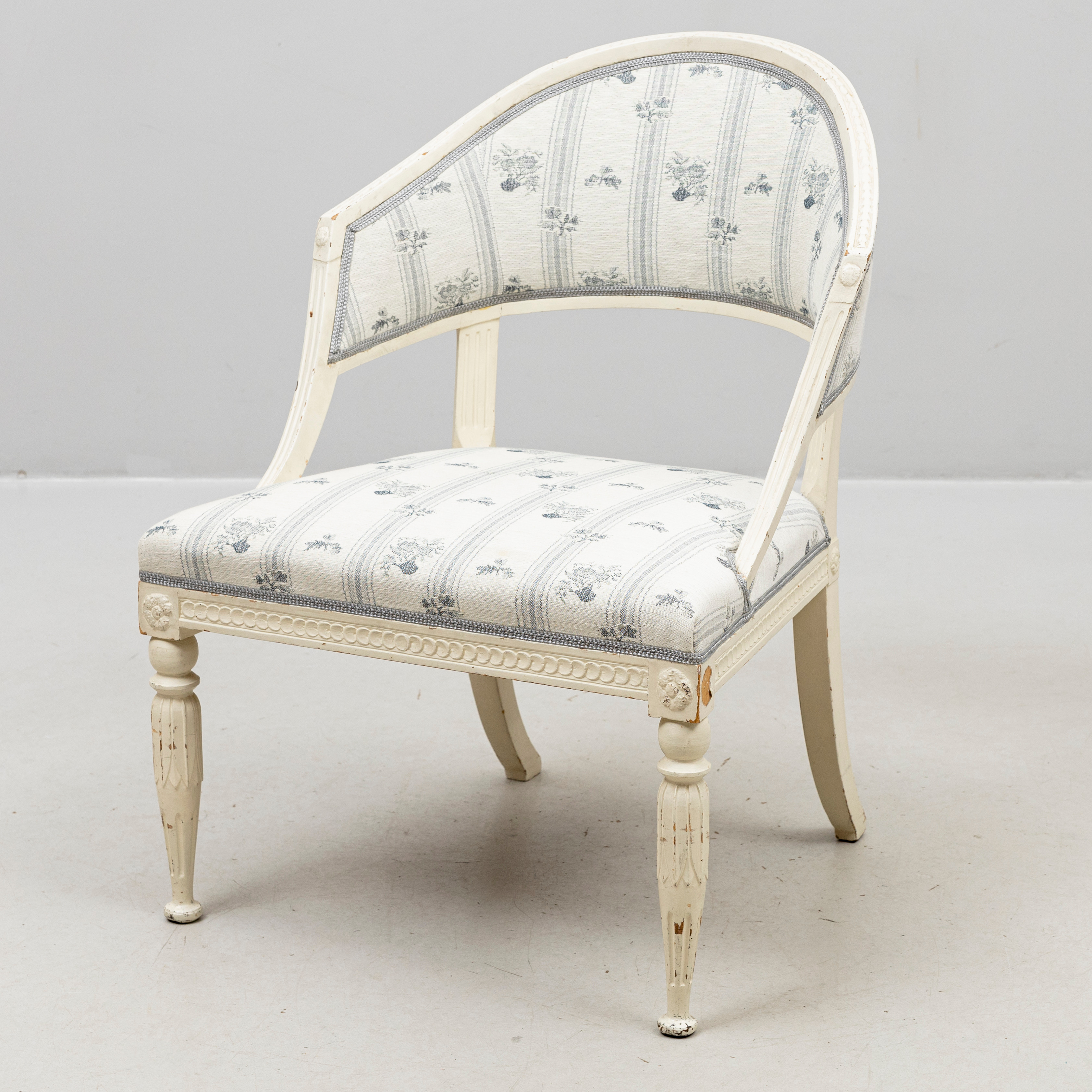 BALJFÅTÖLJ, sengustaviansk, omkring 1800.