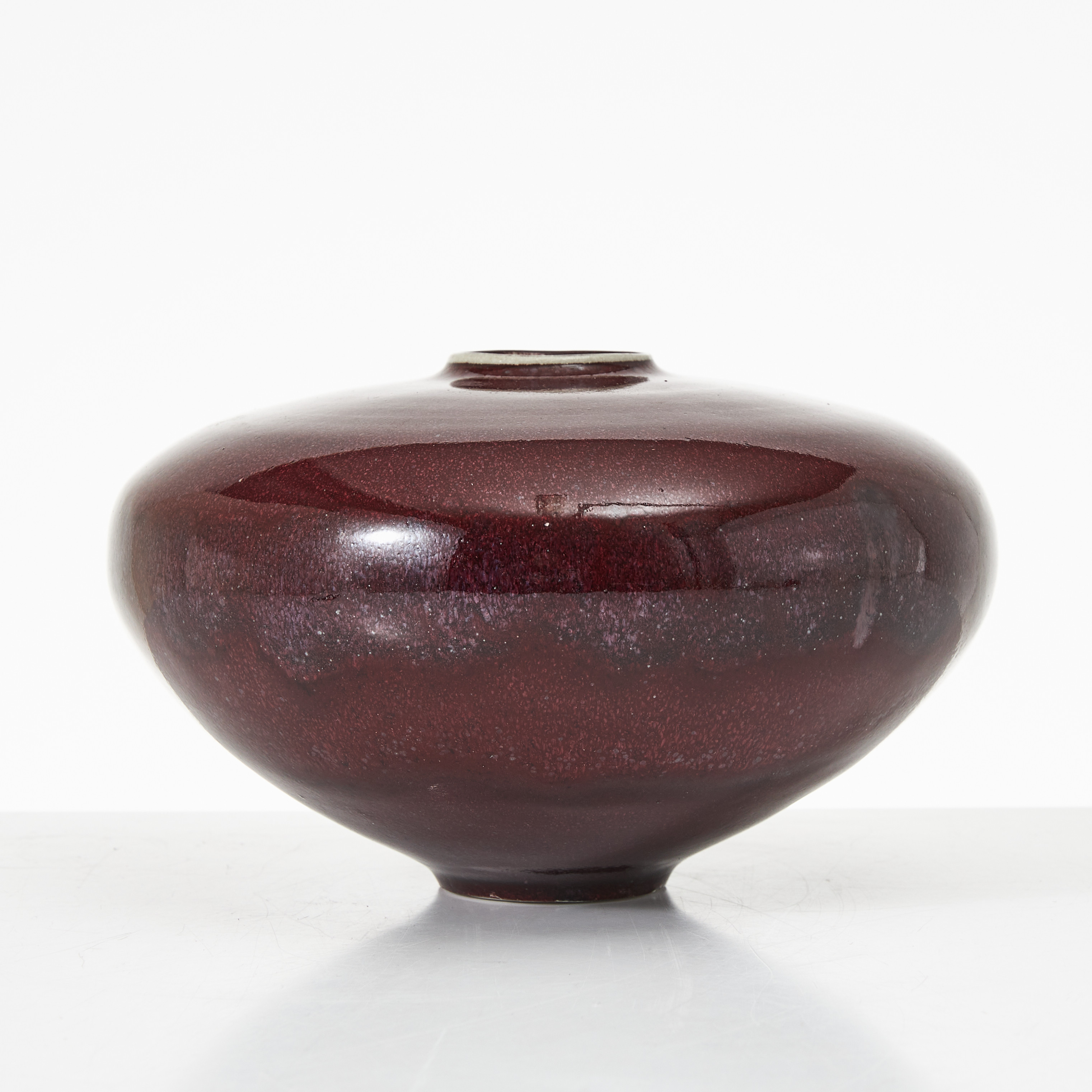 ISAK ISAKSSON. (född 1949), vas, stengods, signerad, egen verkstad.