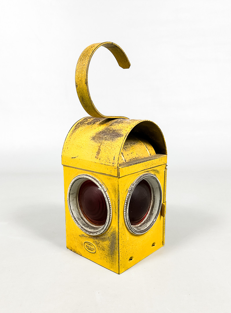 SIGNALLYKTA, metall, glas, 1900-tal.