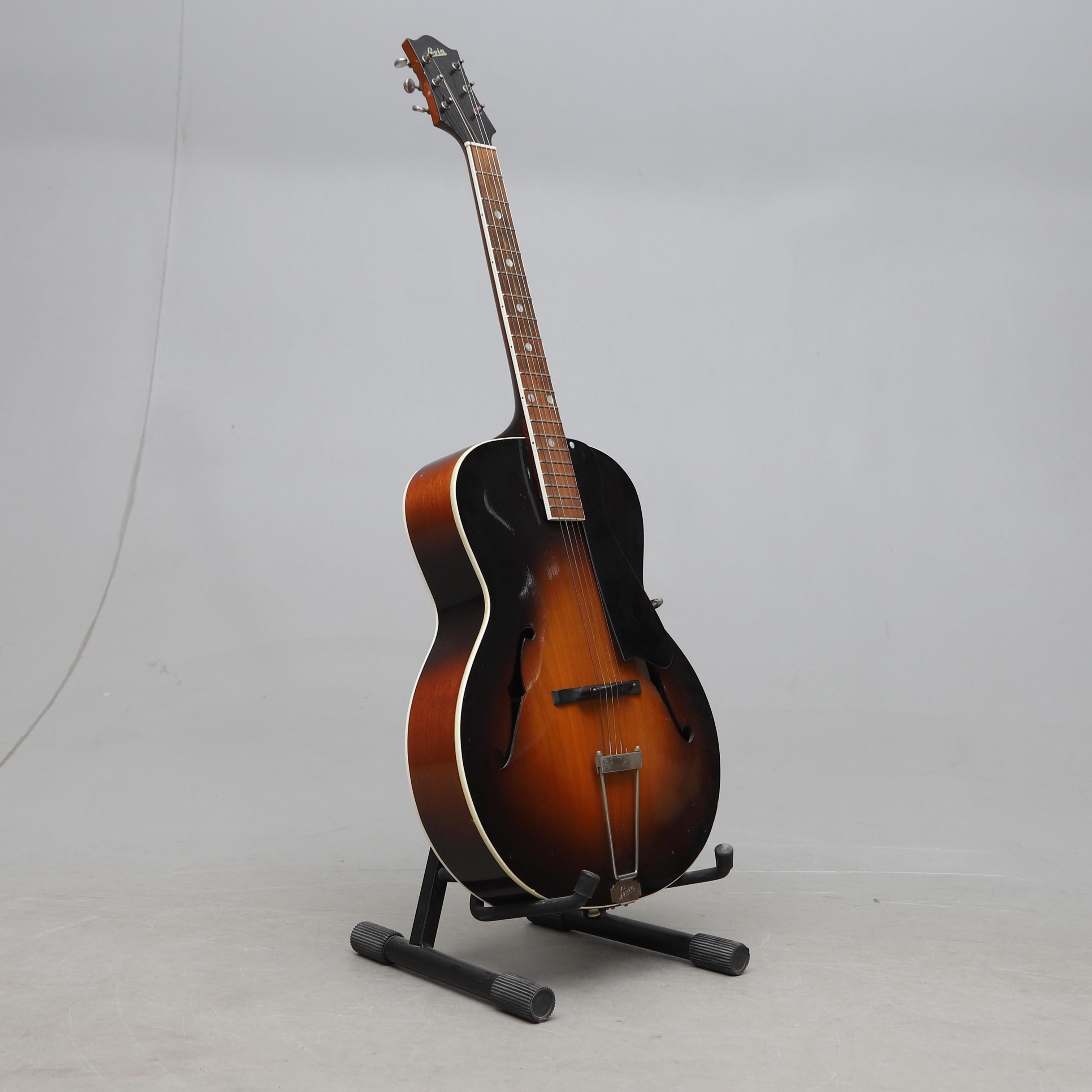 GITARR, akustisk, Levin, modell 32, Herman Carlsson Levin, Göteborg, 1940-tal.