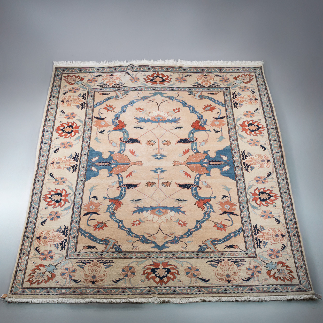 MATTA, Heriz, 425 x 306 cm.