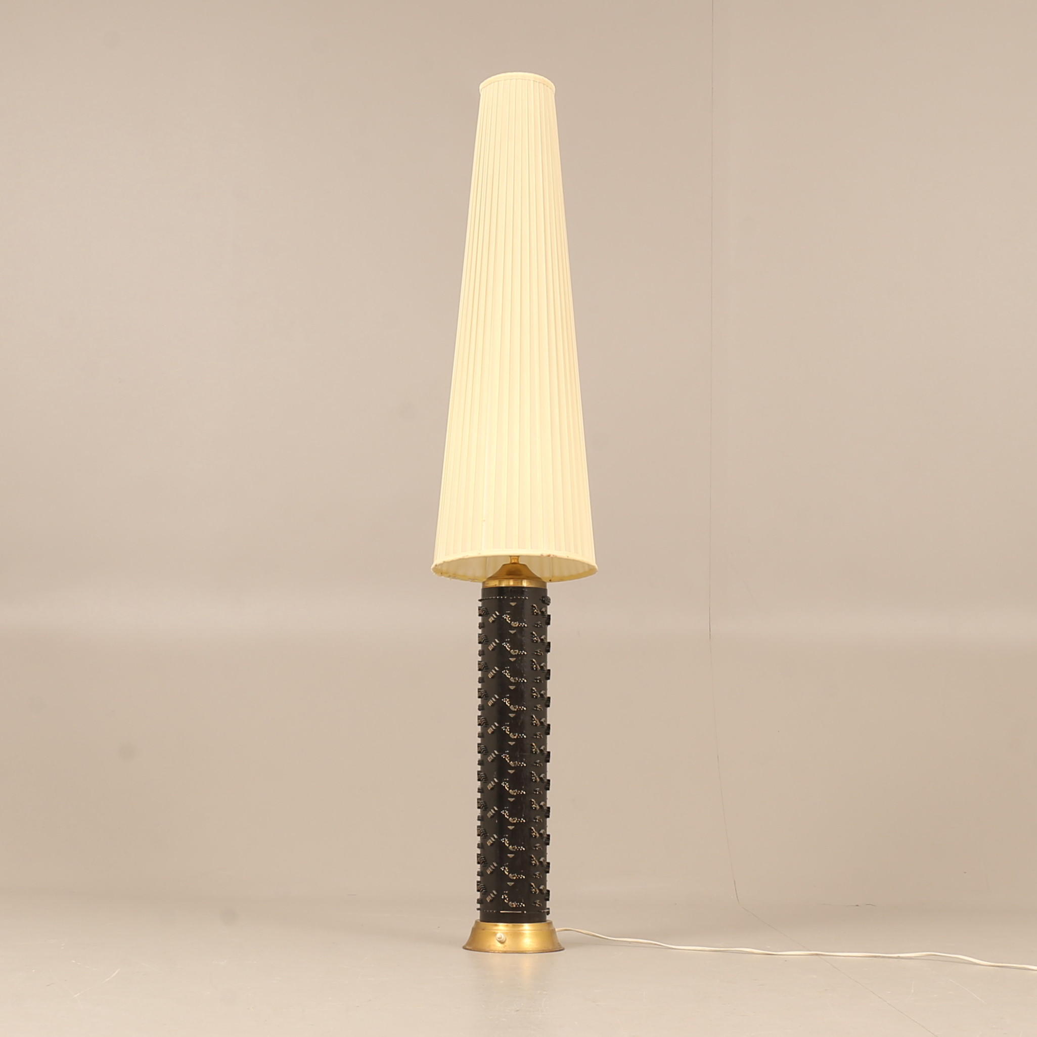 GOLVLAMPA, fot av tapetvals.