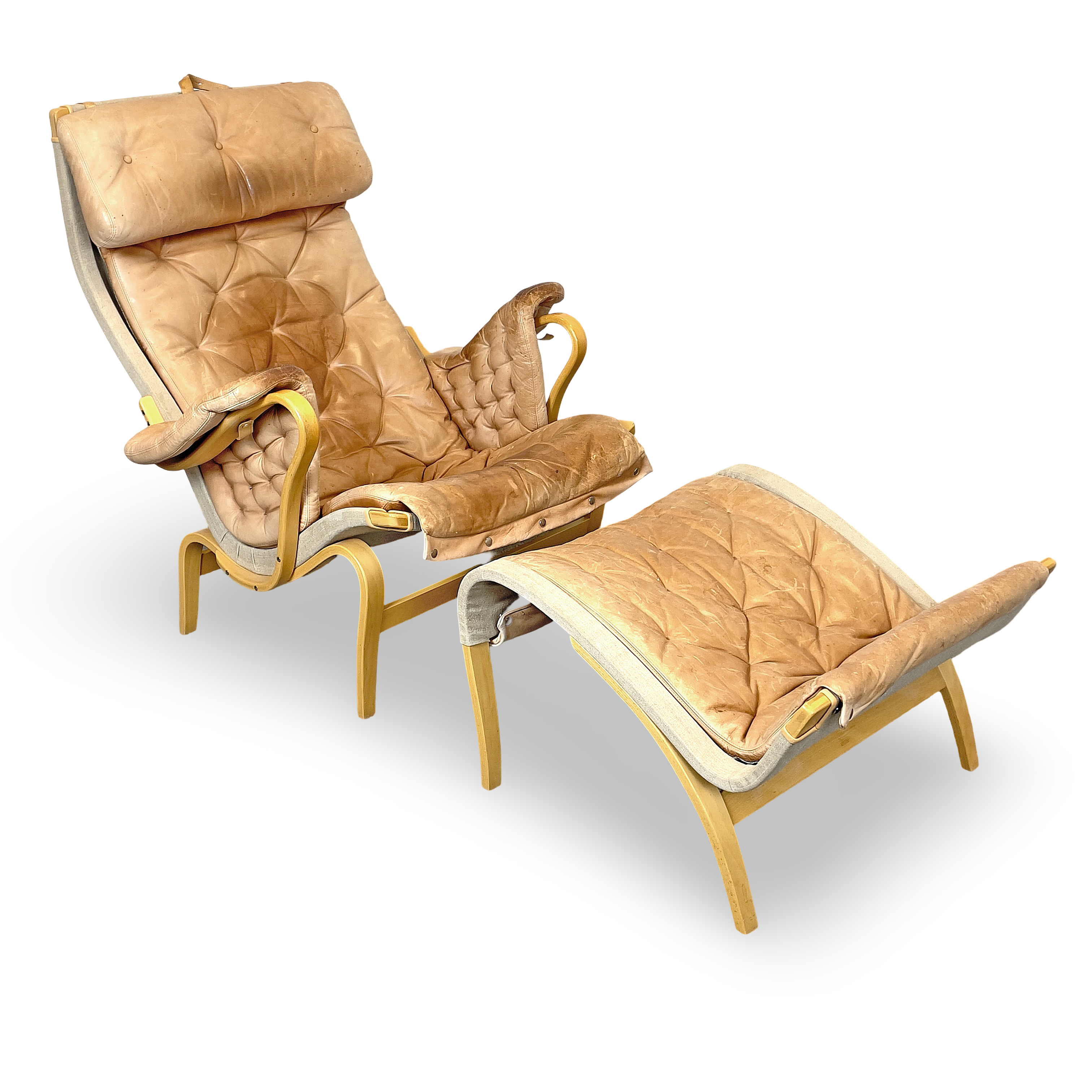 BRUNO MATHSSON. Fåtölj med fotpall, "Pernilla", jubileumsutgåva 25 år, Dux, 1994.