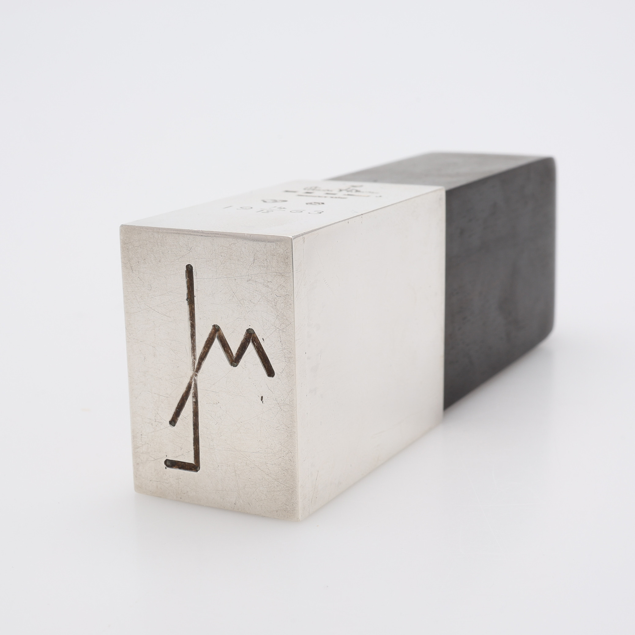 WIWEN NILSSON. SIGILLSTAMP, STERLINGSILVER OCH EBENHOLTS.