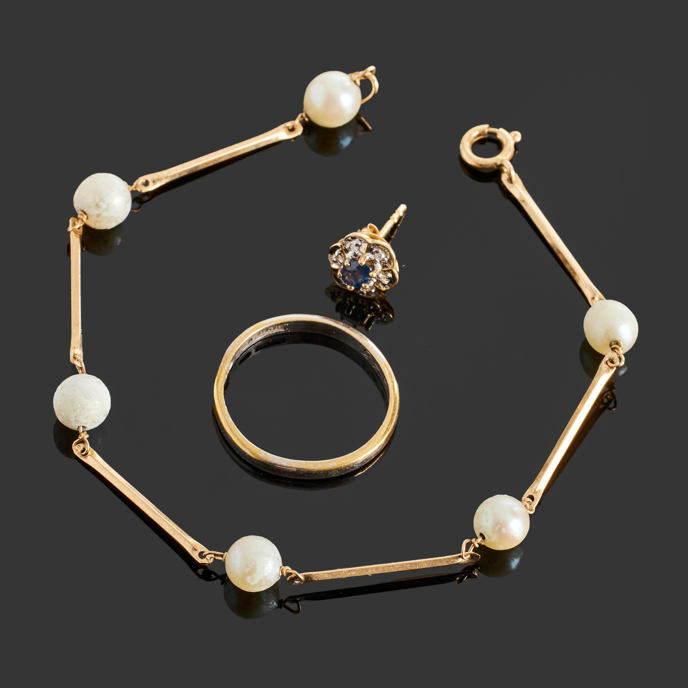 PARTI GULD, 18k guld samt 23k guld, örhänge, ring, armband.