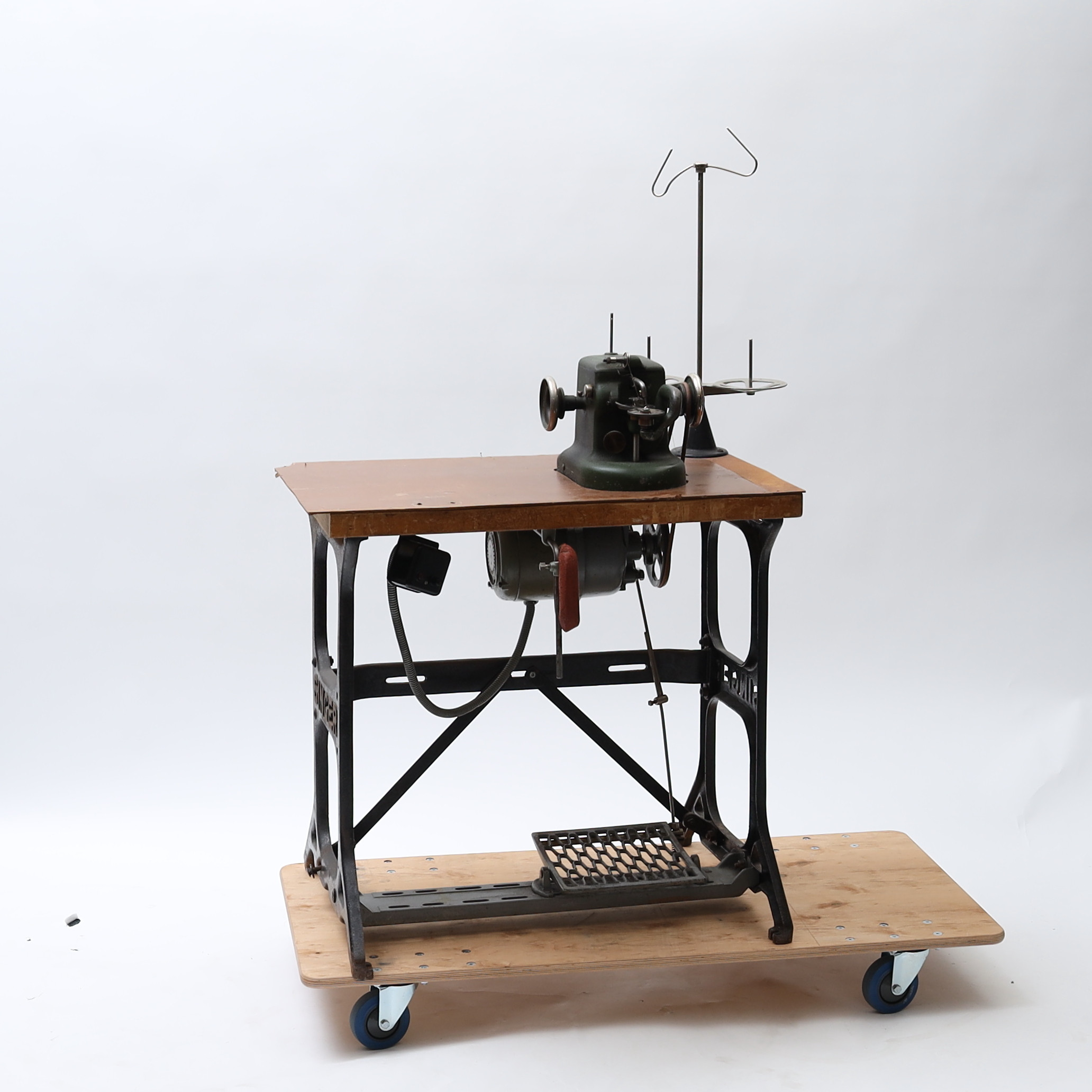 RUNDSÖMMASKIN, symaskin, Master, K.M Brunnström Osby.