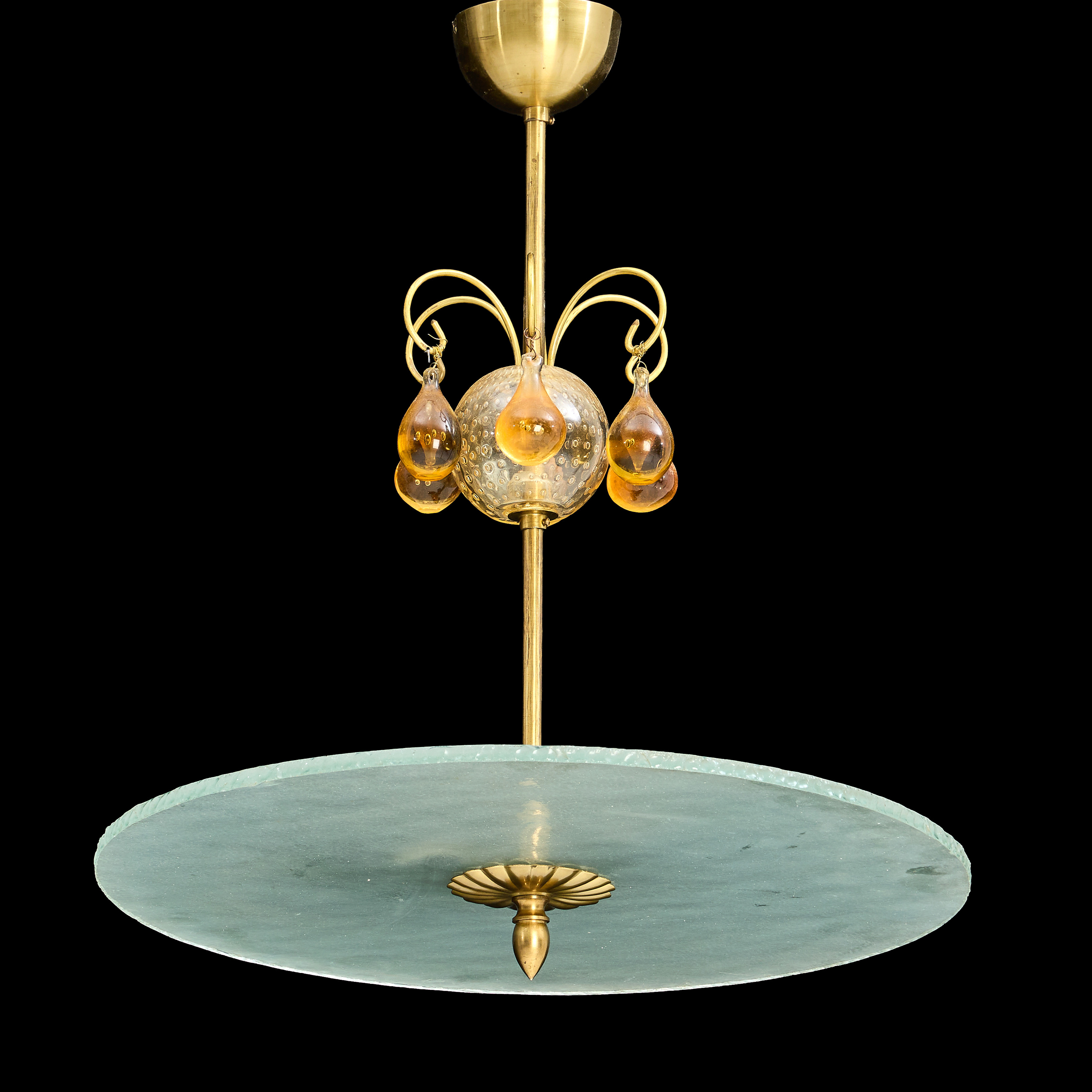 PLAFOND, 1930/40-tal. Swedish Modern. frostat glas, upphäng i mässing med prismor och glasdekor.