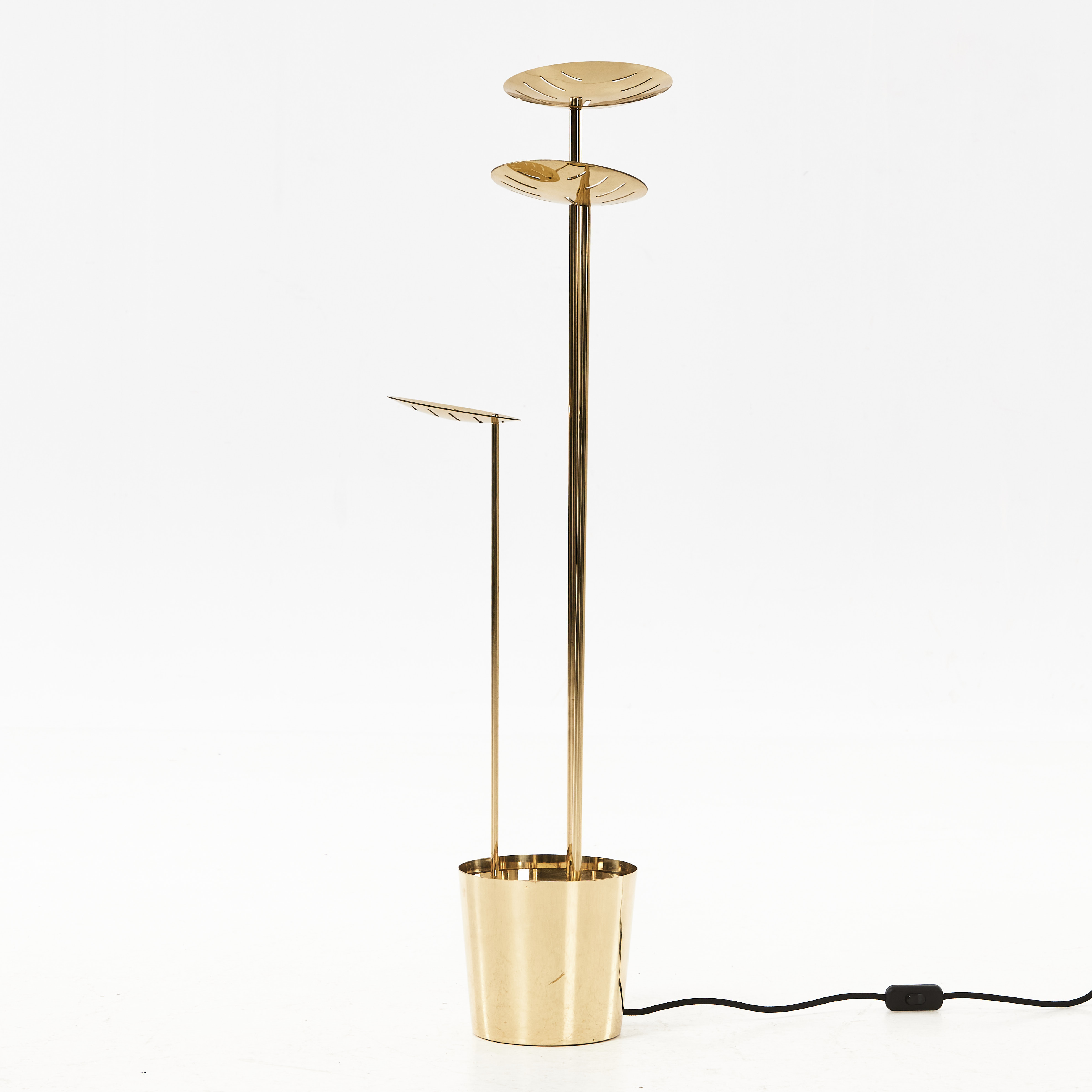 HARRI KOSKINEN. " Shadow 3 " skulptur med belysning, mässing, för Firma Svenskt Tenn.