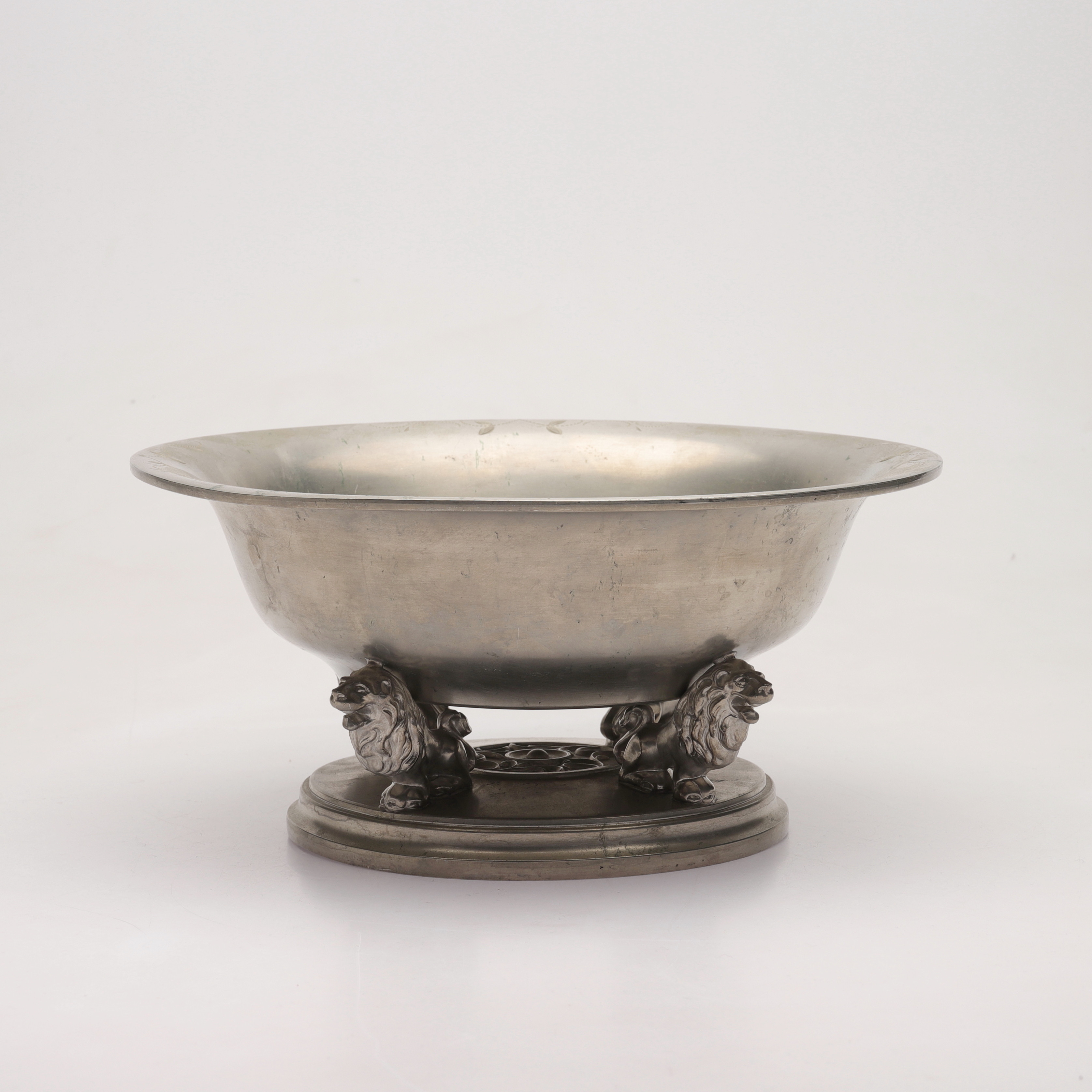 SKÅL PÅ FOT, tenn, Edlunds silverfabrik, 1935.