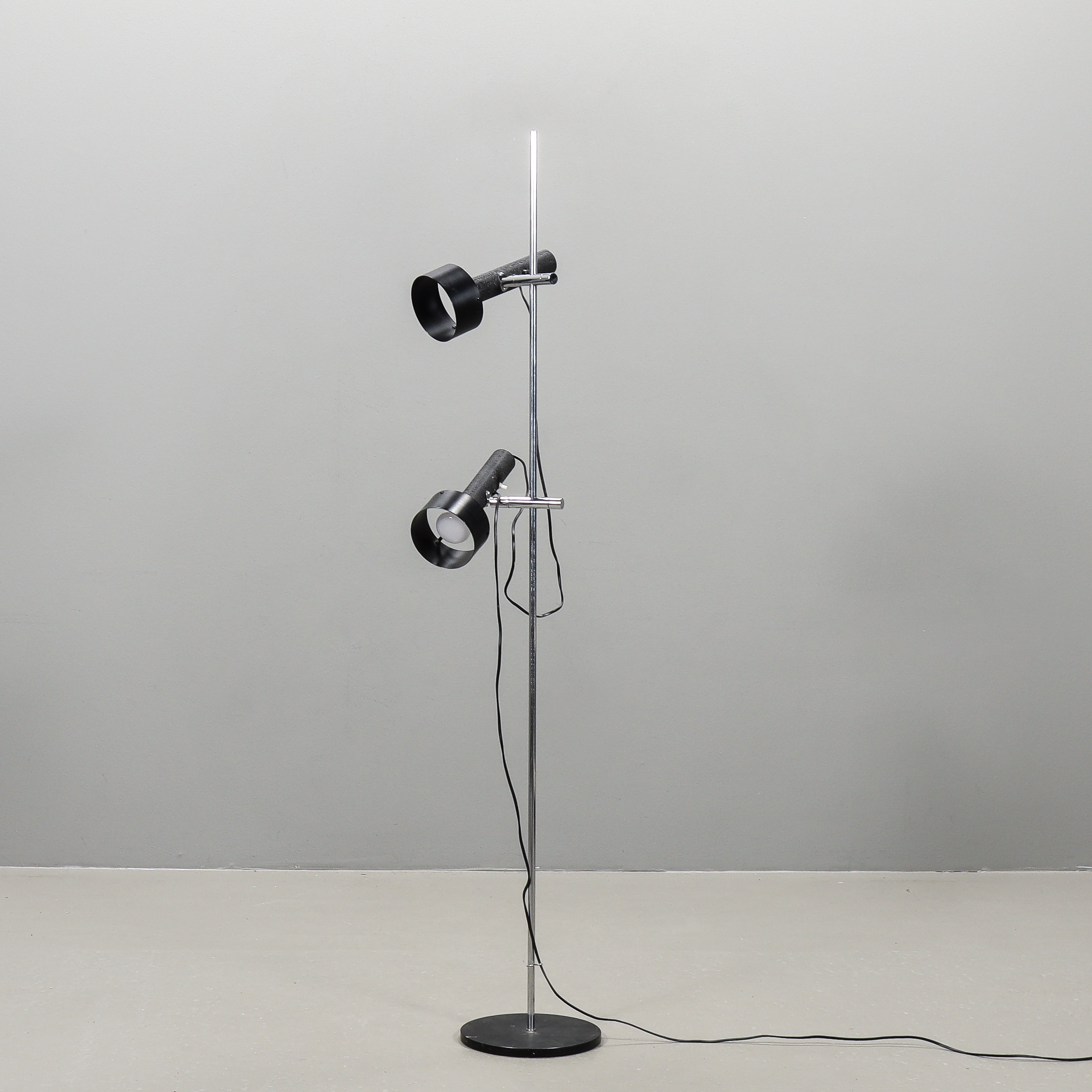 EDI FRANZ, golvlampa, modell 18090, för SLZ Swisslamps Zürich.