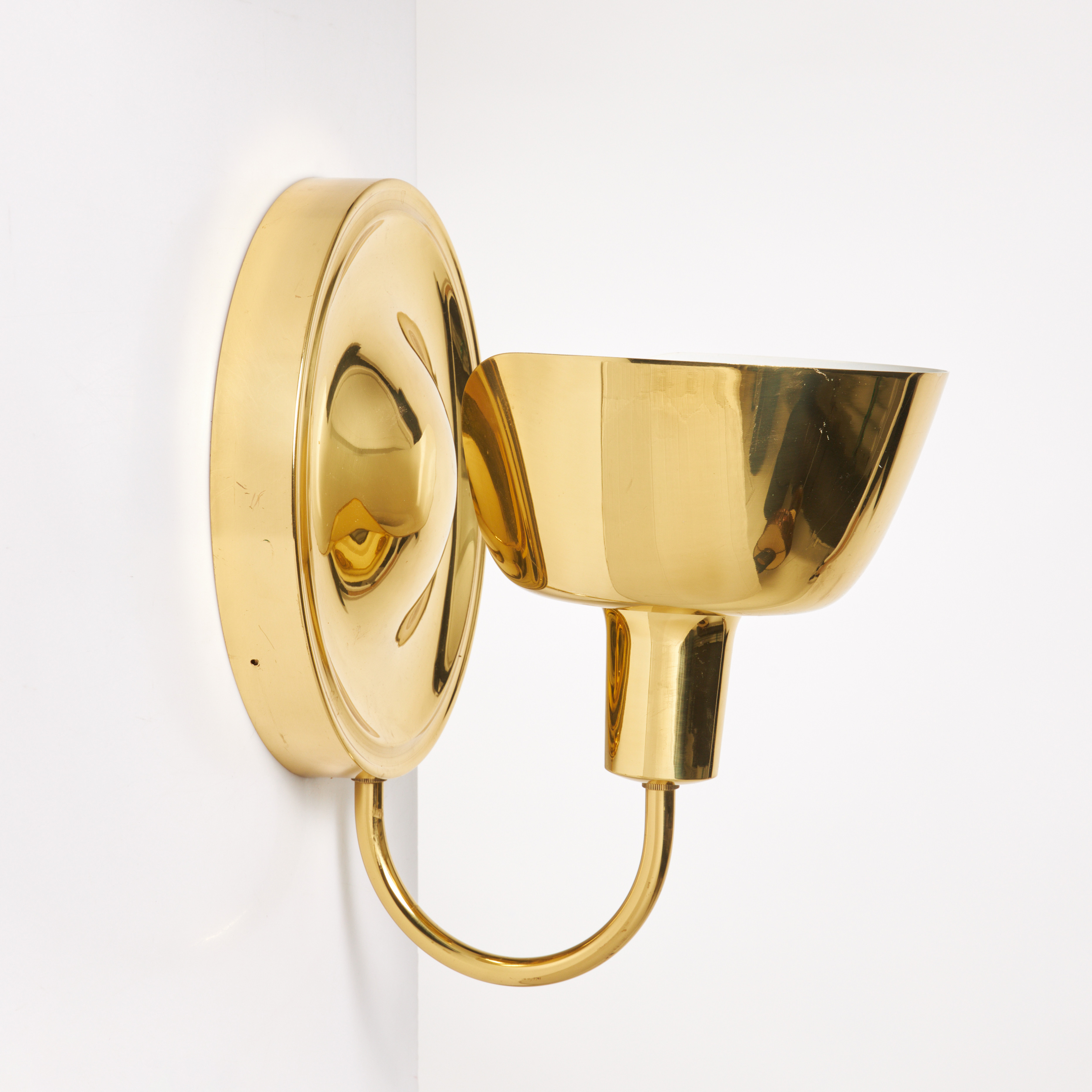 JOSEF FRANK. Vägglampa, modell 2389, för Firma Svenskt Tenn, mässing.