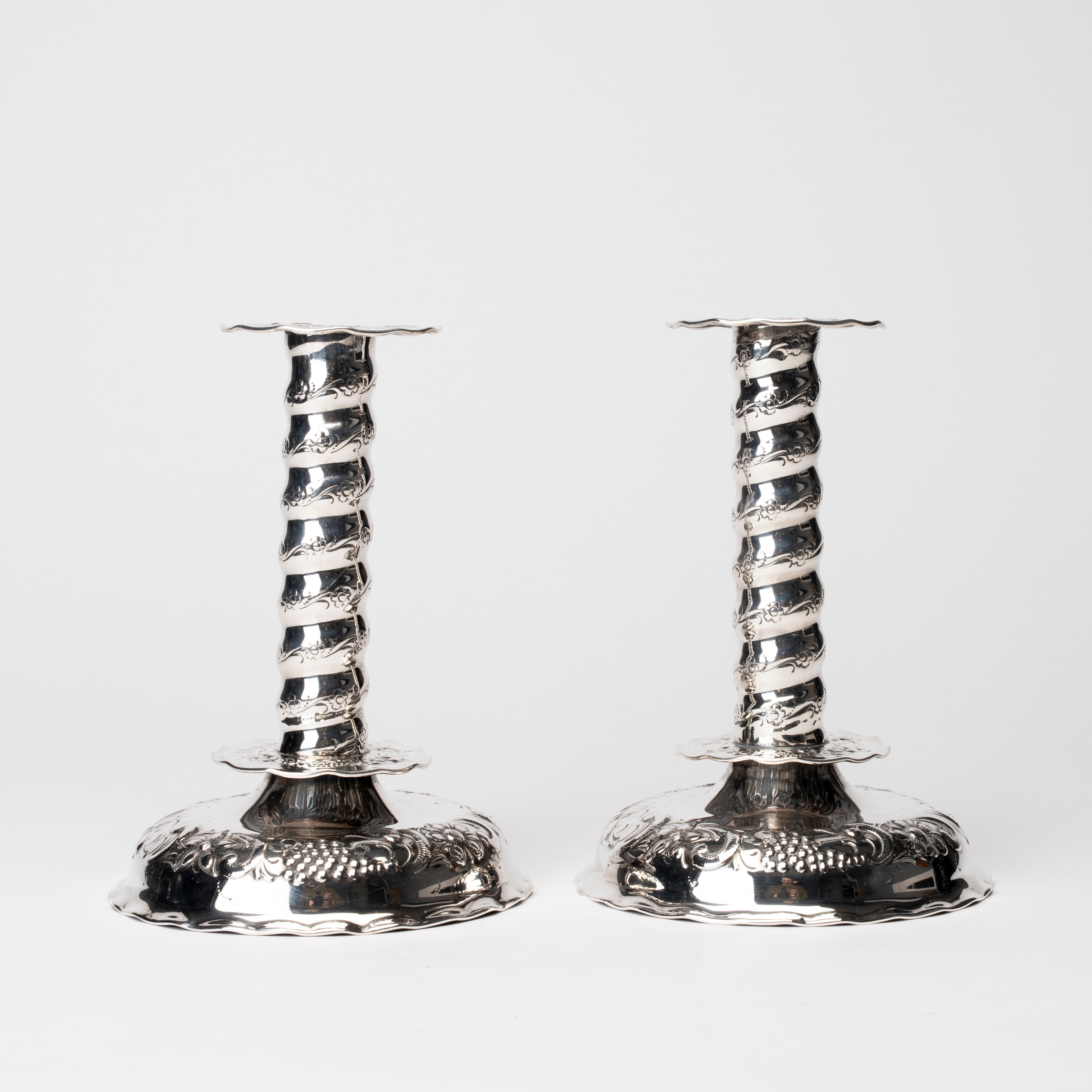 LJUSSTAKAR, ett par, silver, barockstil, TESI, Tenn & Silver Ab, Göteborg, 1952.