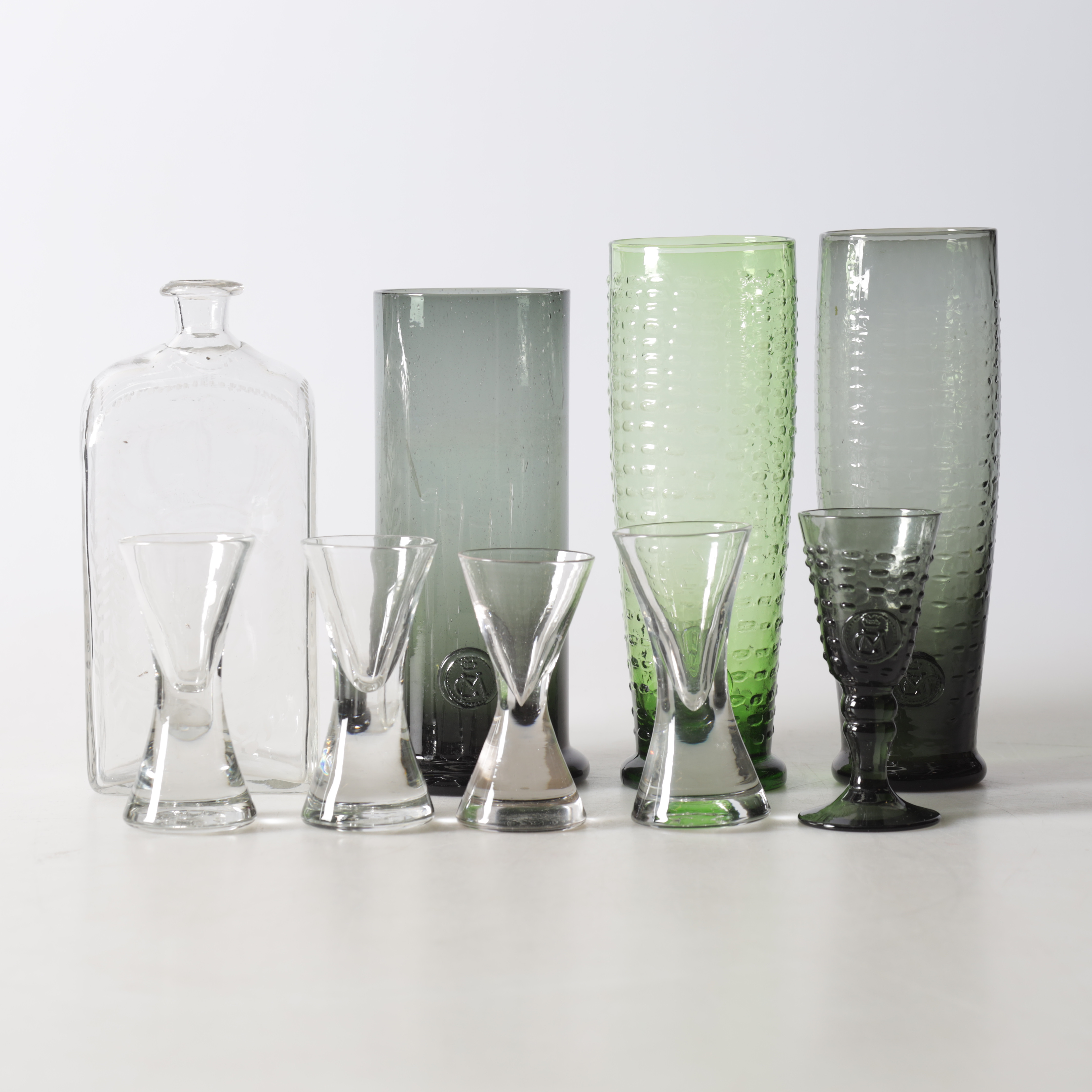 GLASFÖREMÅL, 9 delar, bl a Reijmyre.