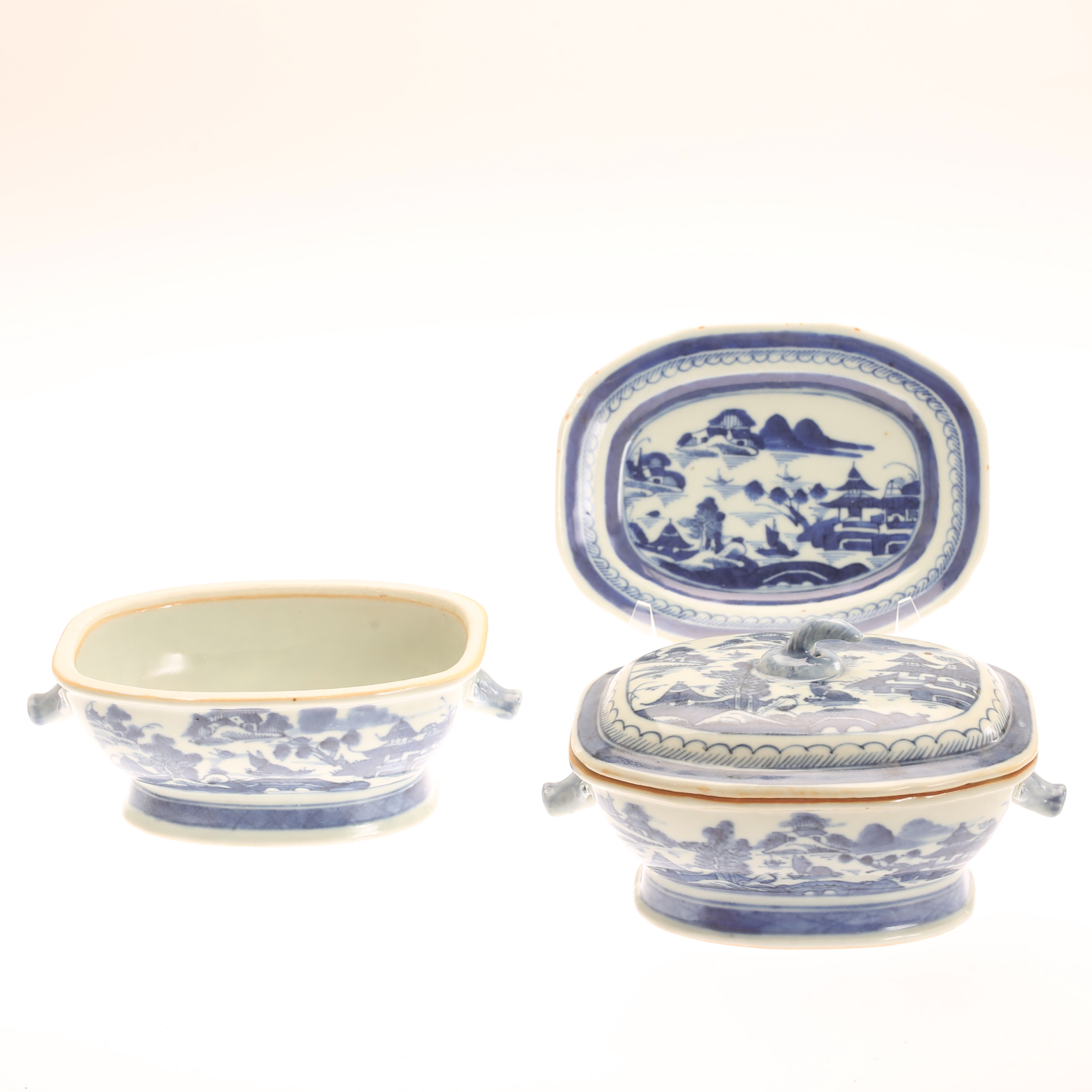 KAROTTER, 2 stycken, porslin, Daouguang(1821-1850), Kina.